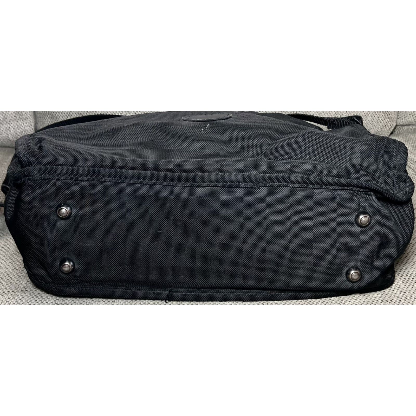 Vintage Boyt Messenger Bag Unisex Adults Large Nylon Black Zip Pockets Shoulder Strap 17” x 12” x 5.5” Outdoor Casual with Inner Outer Pockets Size ONE SIZE - 7 Thumbnail