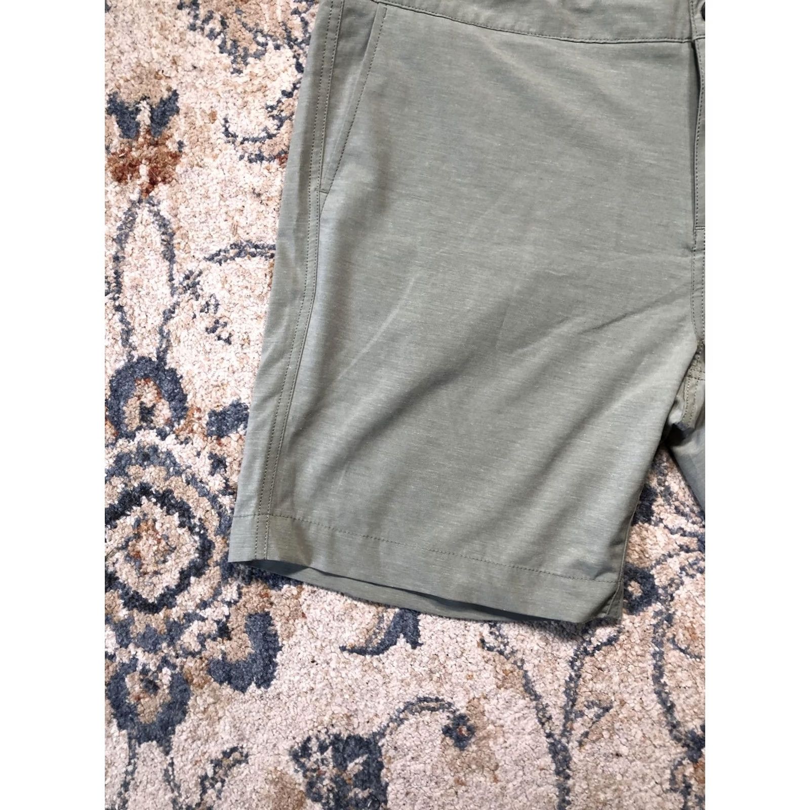 Faherty Faherty Mens All Day Performance Chino Shorts 40 Green Casual Summer Regular Fit with Pockets Lightweight Stretch Slim Back Welt Front Zip Snap Flex Size US 40 / EU 56 - 4 Thumbnail
