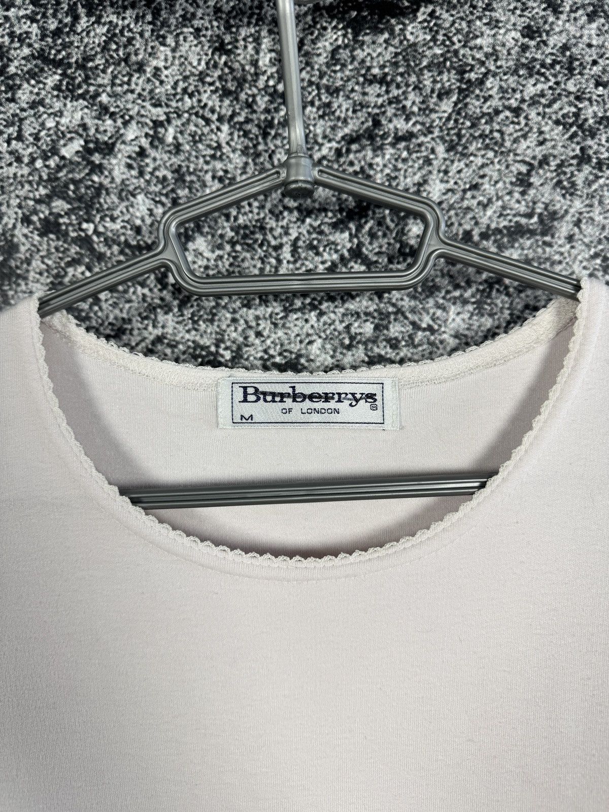 Burberry Women’s Burberry London Vintage Pullover Luxury Size M Size M / US 6-8 / IT 42-44 - 6 Thumbnail