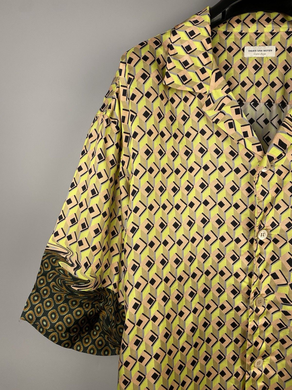 Dries Van Noten Dries Van Noten Silk Luxury Geometric Short Sleeve Shirt Size US XL / EU 56 / 4 - 5 Thumbnail