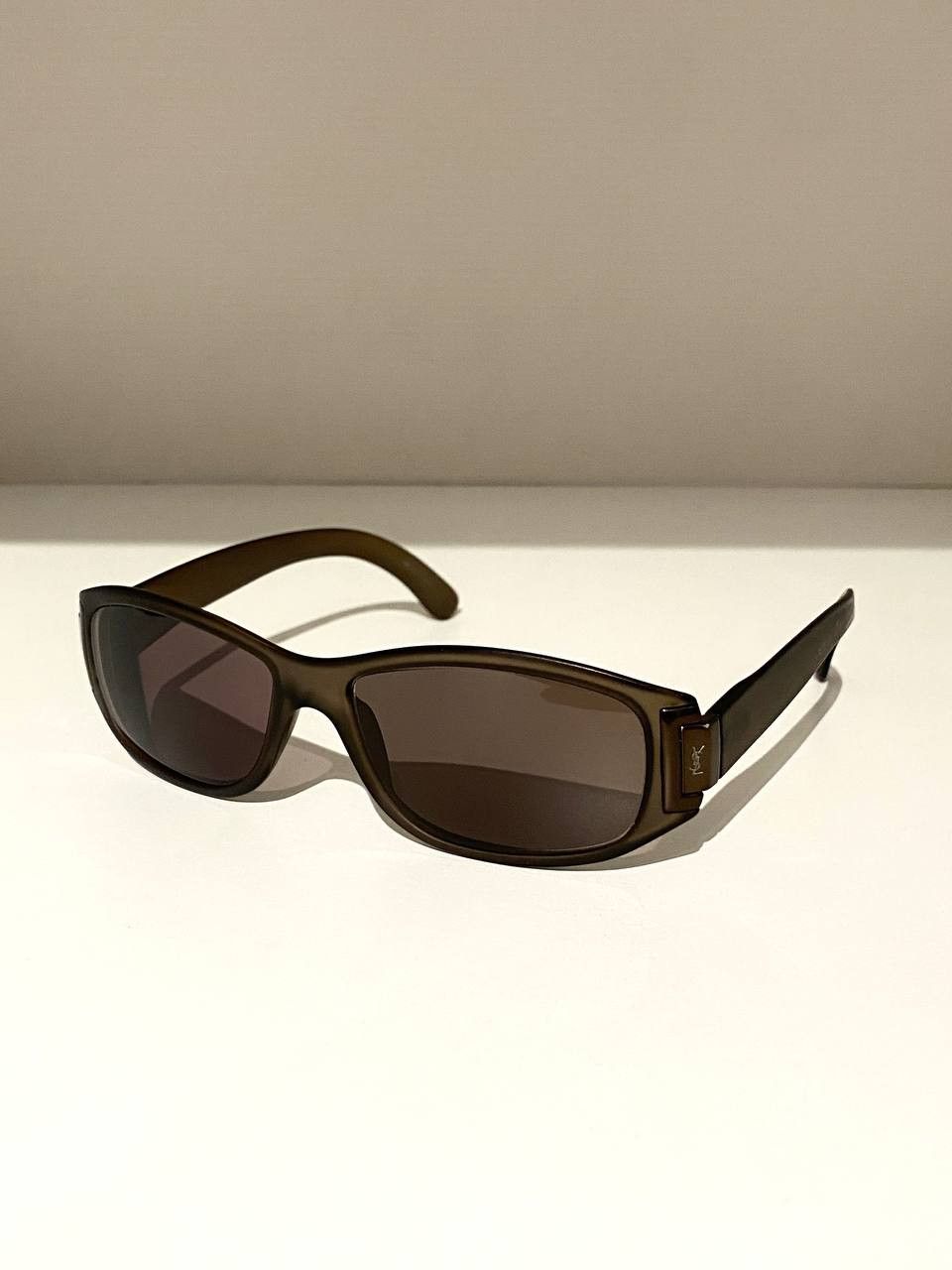 Yves Saint Laurent Yves Saint Laurent YSL Logo Retro Sunglasses Vintage Y2K Size ONE SIZE - 4 Thumbnail