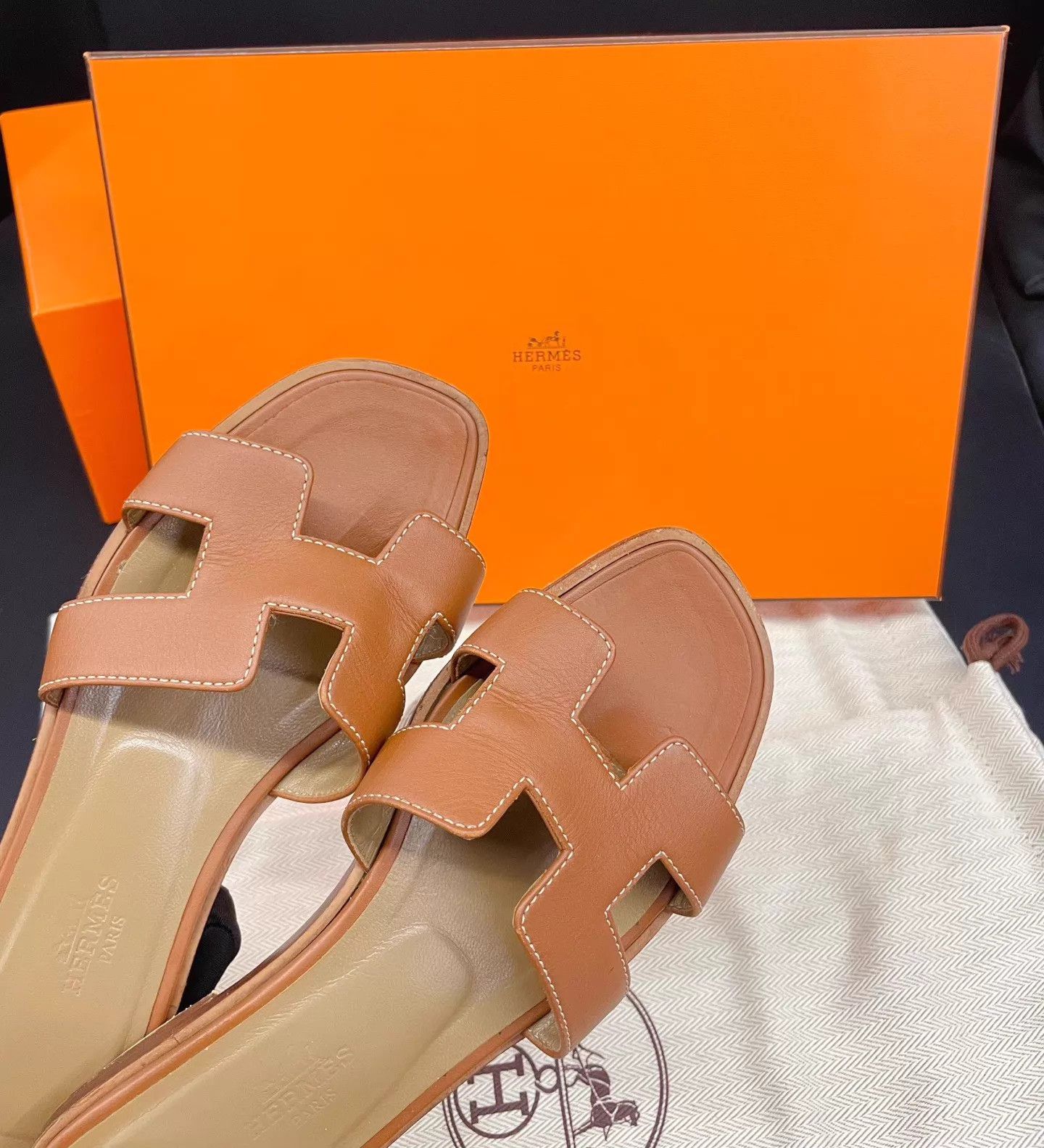 Hermes Hermès Classic Sheepskin Slide Sandal Gold Brown Size 35.5 Size US 5 / IT 35 - 5 Thumbnail