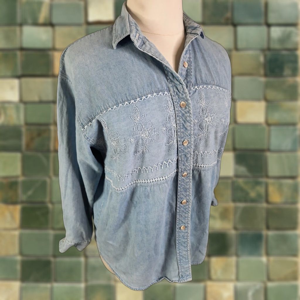 Denime VINTAGE L2S 1990s Oversized Denim Embroidered Floral Grunge Shirt Top Large USA Mens Womens Boys Girls Size L / US 10 / IT 46 - 1 Thumbnail