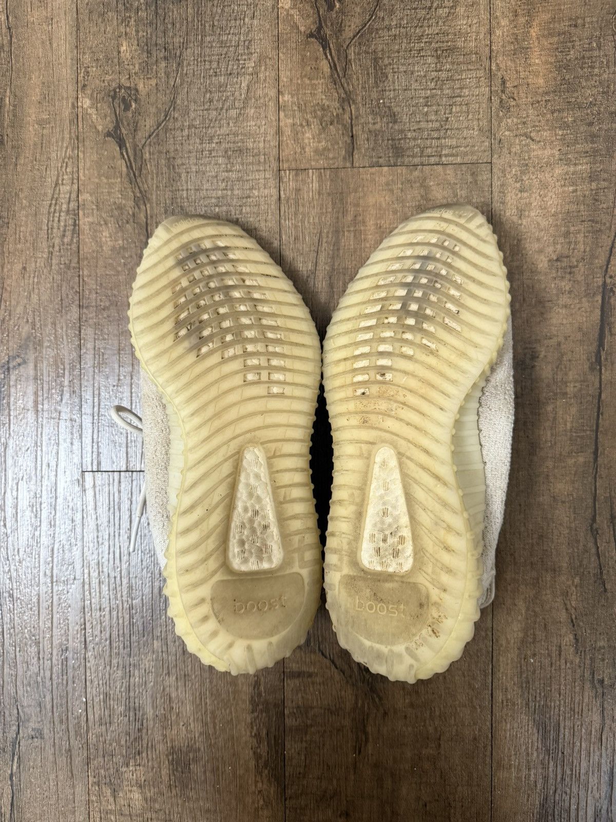 Yeezy Yeezy Boost 350 V2 Cream/Triple White Size US 9 / EU 42 - 2 Thumbnail