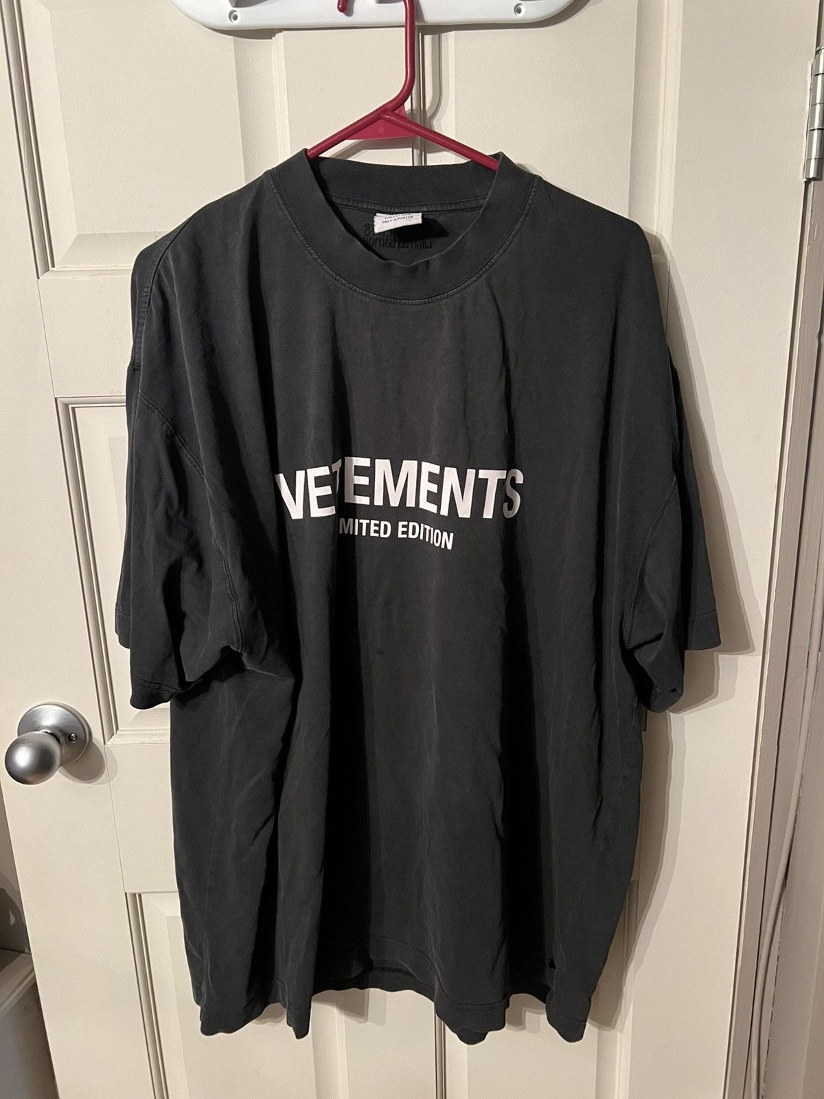 Vetements VÊTEMENTS T-SHIRT LIMITED EDITON | Grailed