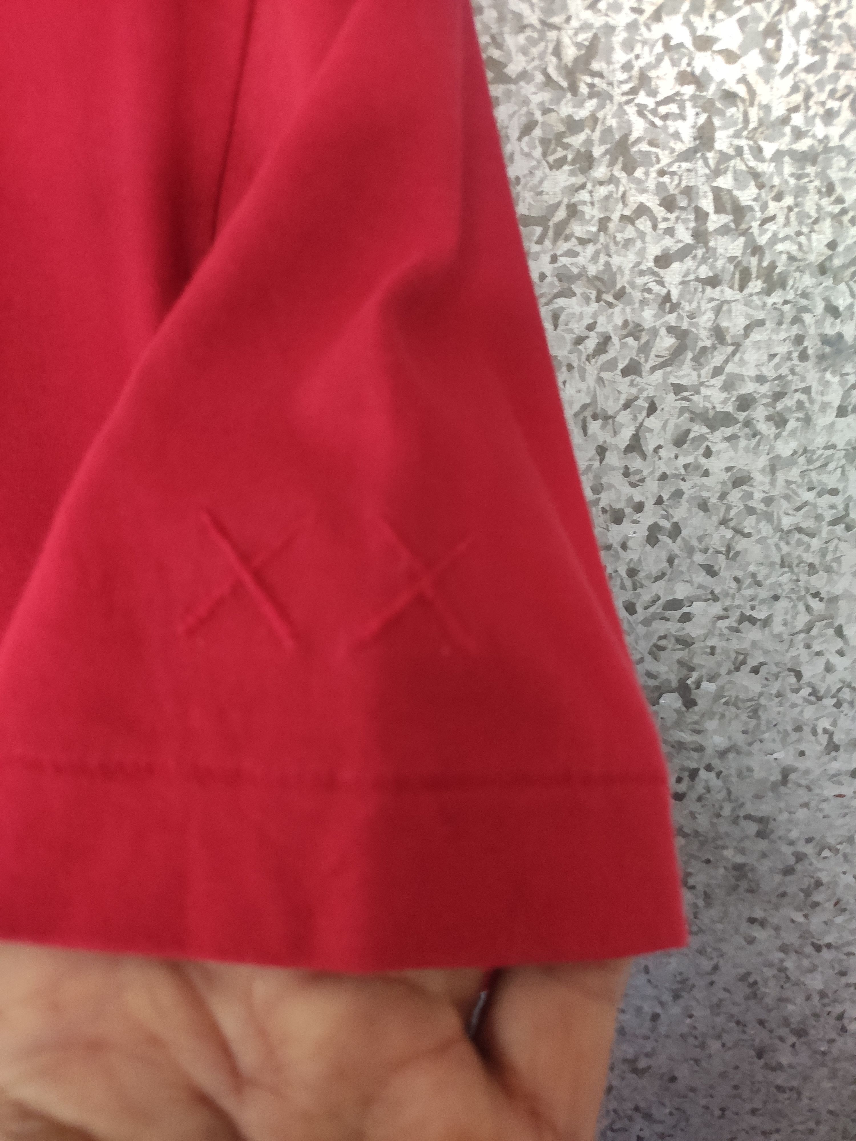 Kaws × Uniqlo 🔥 Uniqlo X Kaws t shirt Size US M / EU 48-50 / 2 - 6 Thumbnail