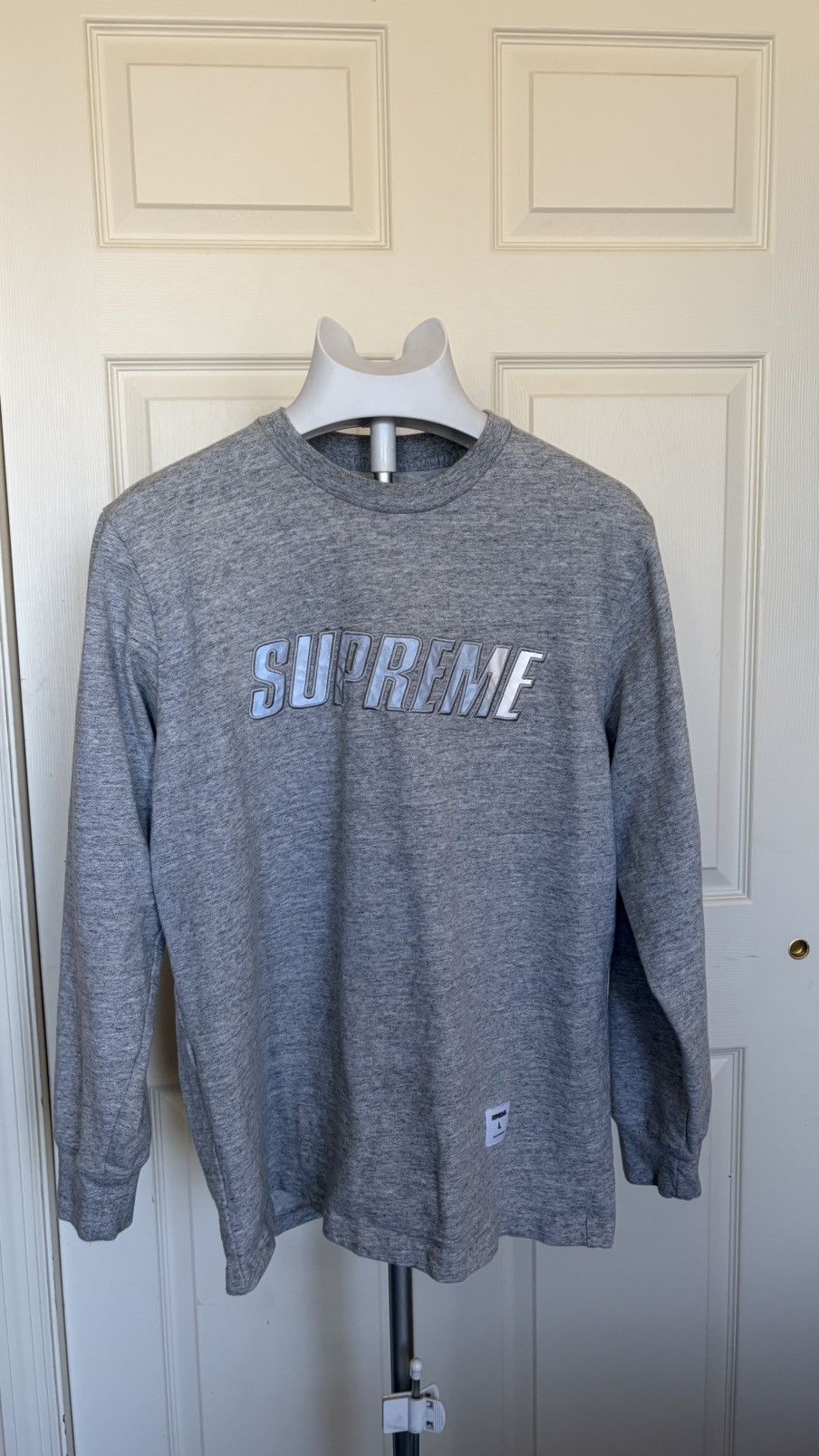 Supreme Supreme Reflective Logo Long Sleeve Grey Size L Size US L / EU 52-54 / 3 - 2 Thumbnail