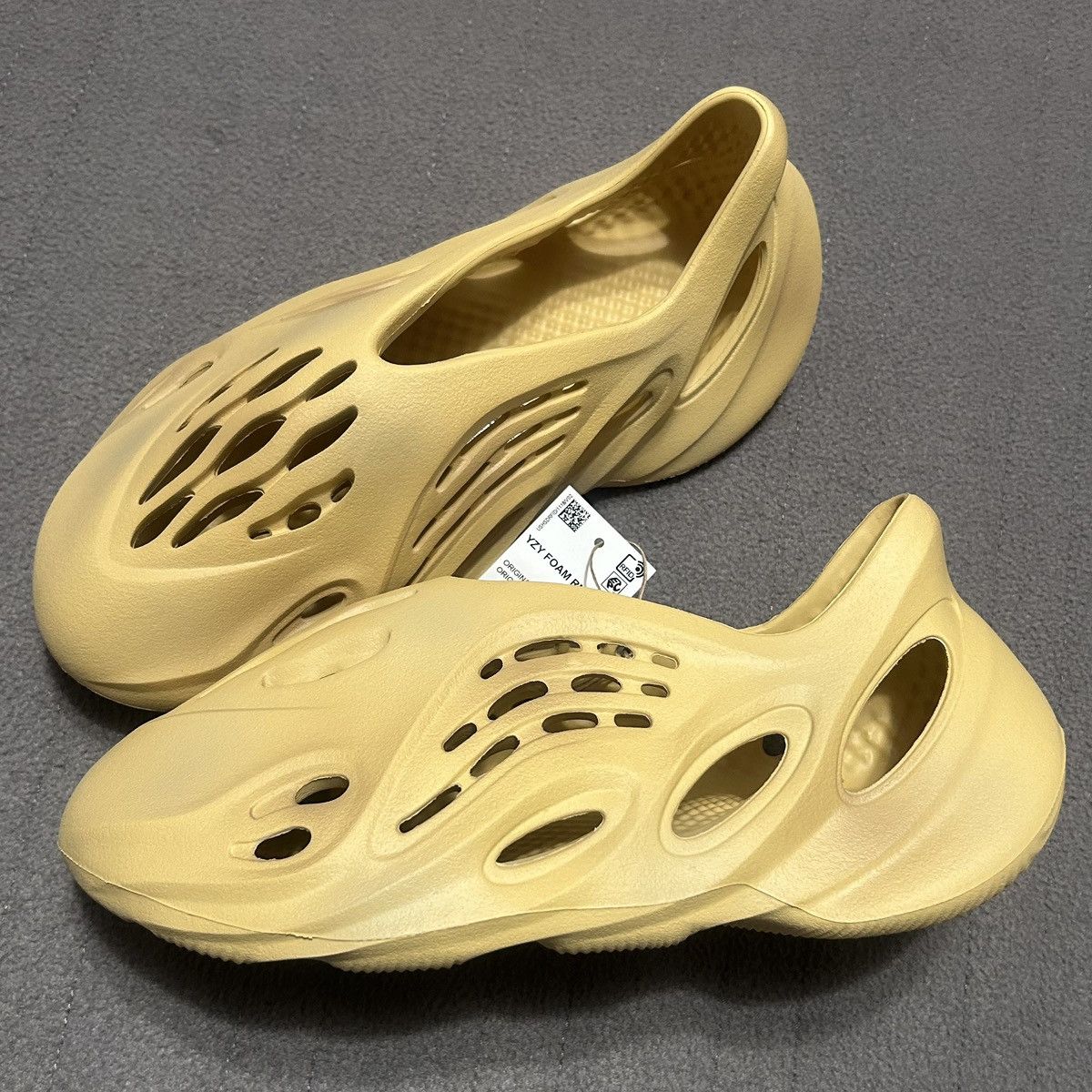 Adidas × Yeezy Adidas Yeezy Foam RNR Runner Desert Sand 2023 YZY Size 7 New Size US 7 / EU 40 - 1 Thumbnail