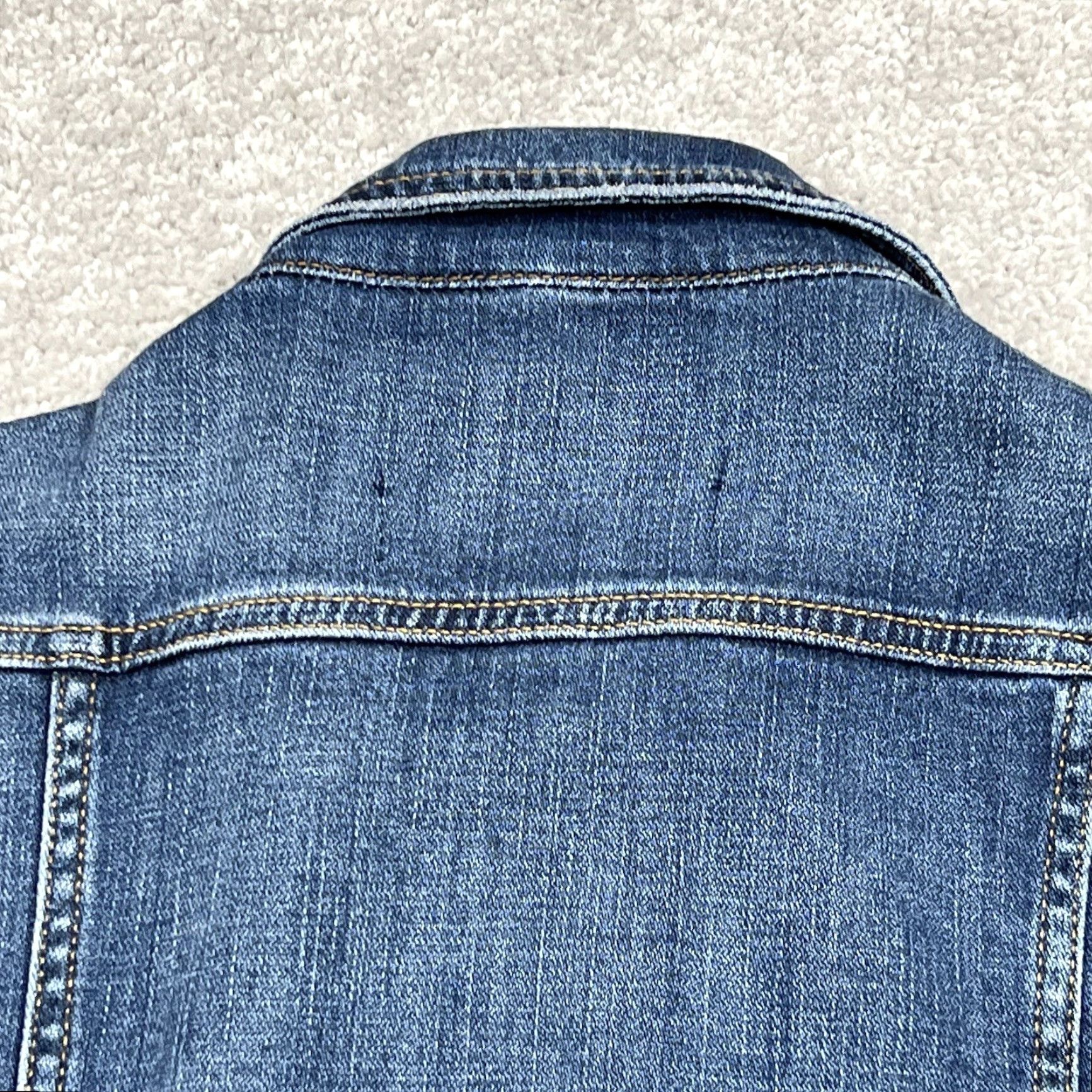 Vintage Rock & Republic Jean Jacket Women’s XS Distressed Medium Wash Denim Runaway 80s Music Casual Size 26" / US 2 / IT 38 - 7 Thumbnail
