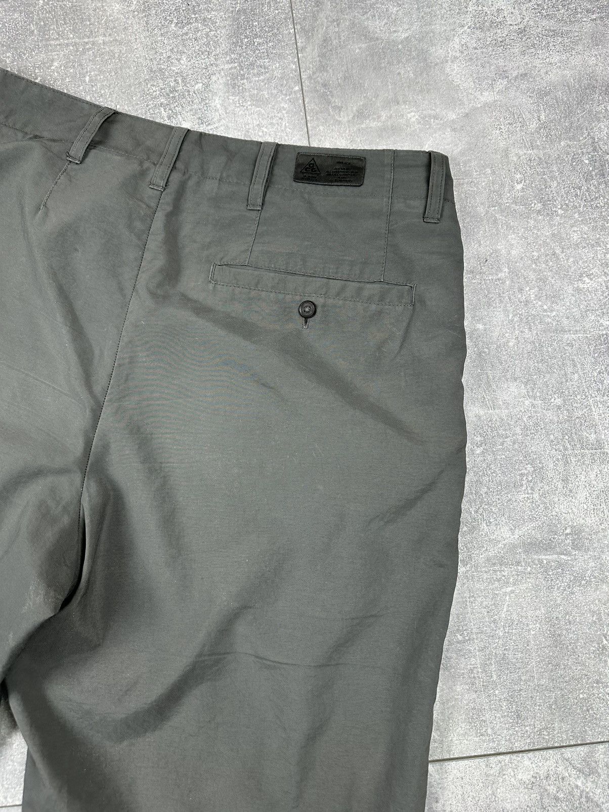 Nike ACG Nike Acg Outdoor Life Small Tab Logo Short Size US 32 / EU 48 - 11 Thumbnail