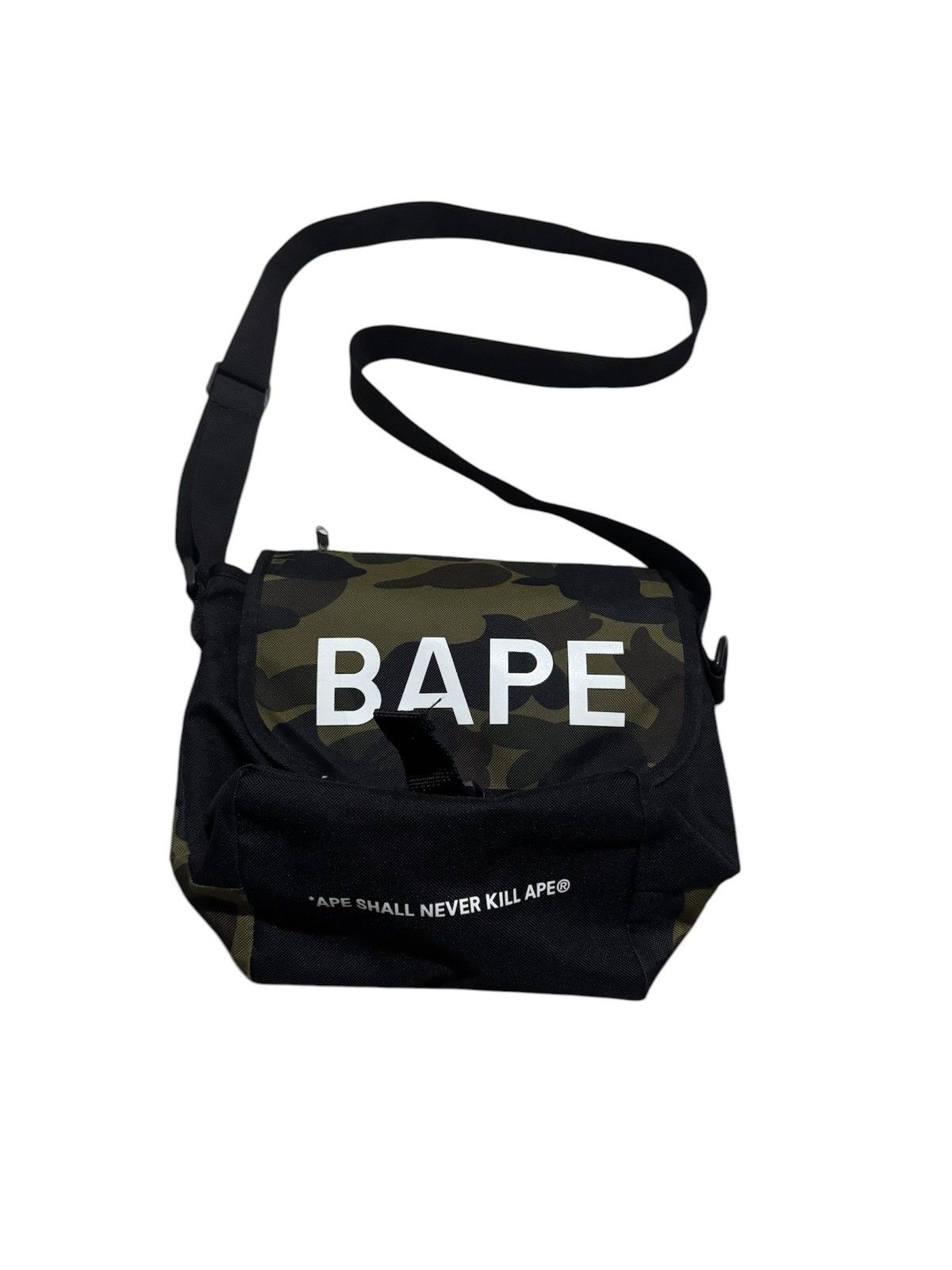 Magazine Item! AW20 Bape Green Camo Shoulder Sling Bag