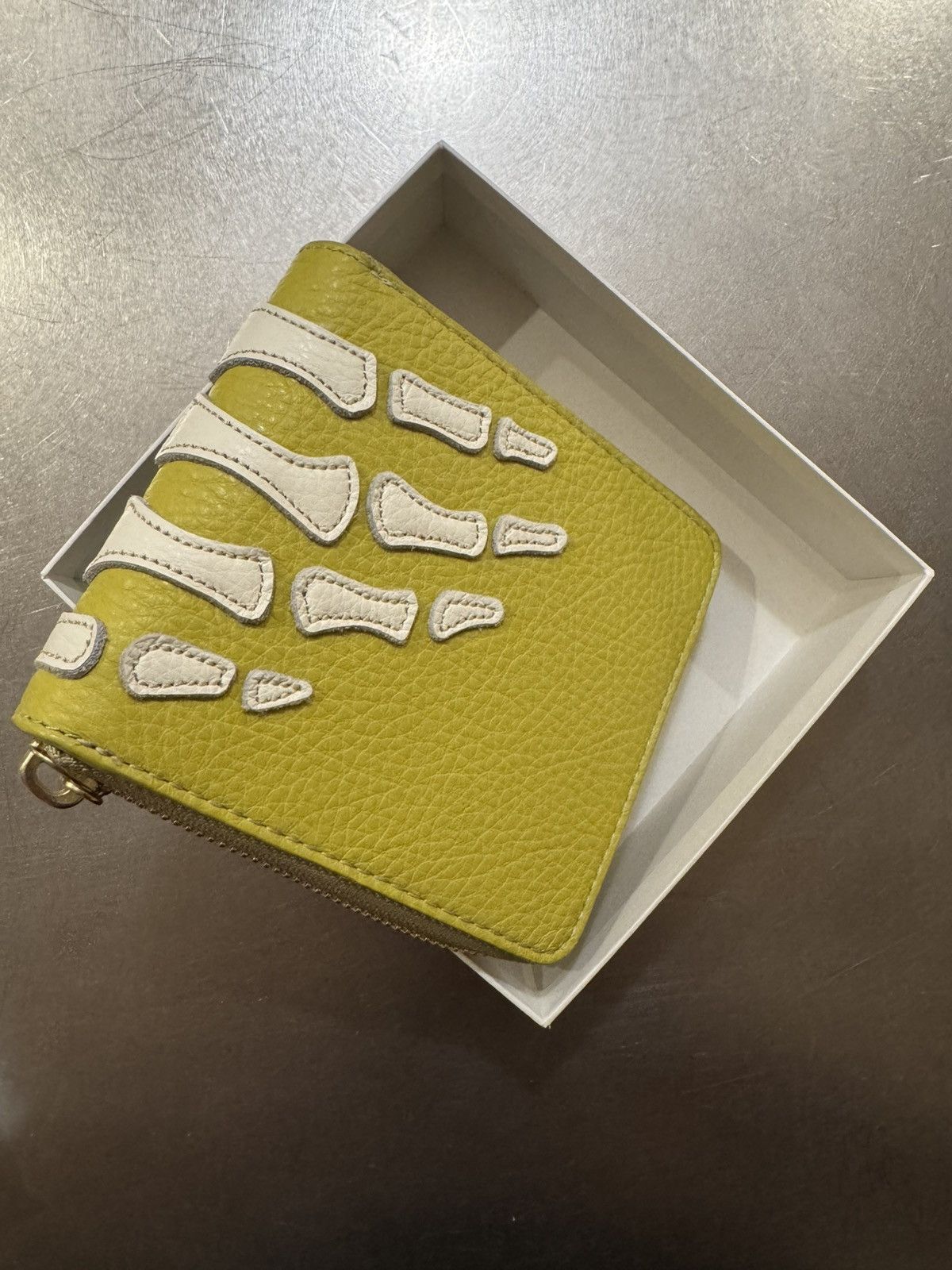 kapital bone wallet 中サイズ カーキ KAPITAL GOODS THUMBS UP BONE HAND ZIP Wallet