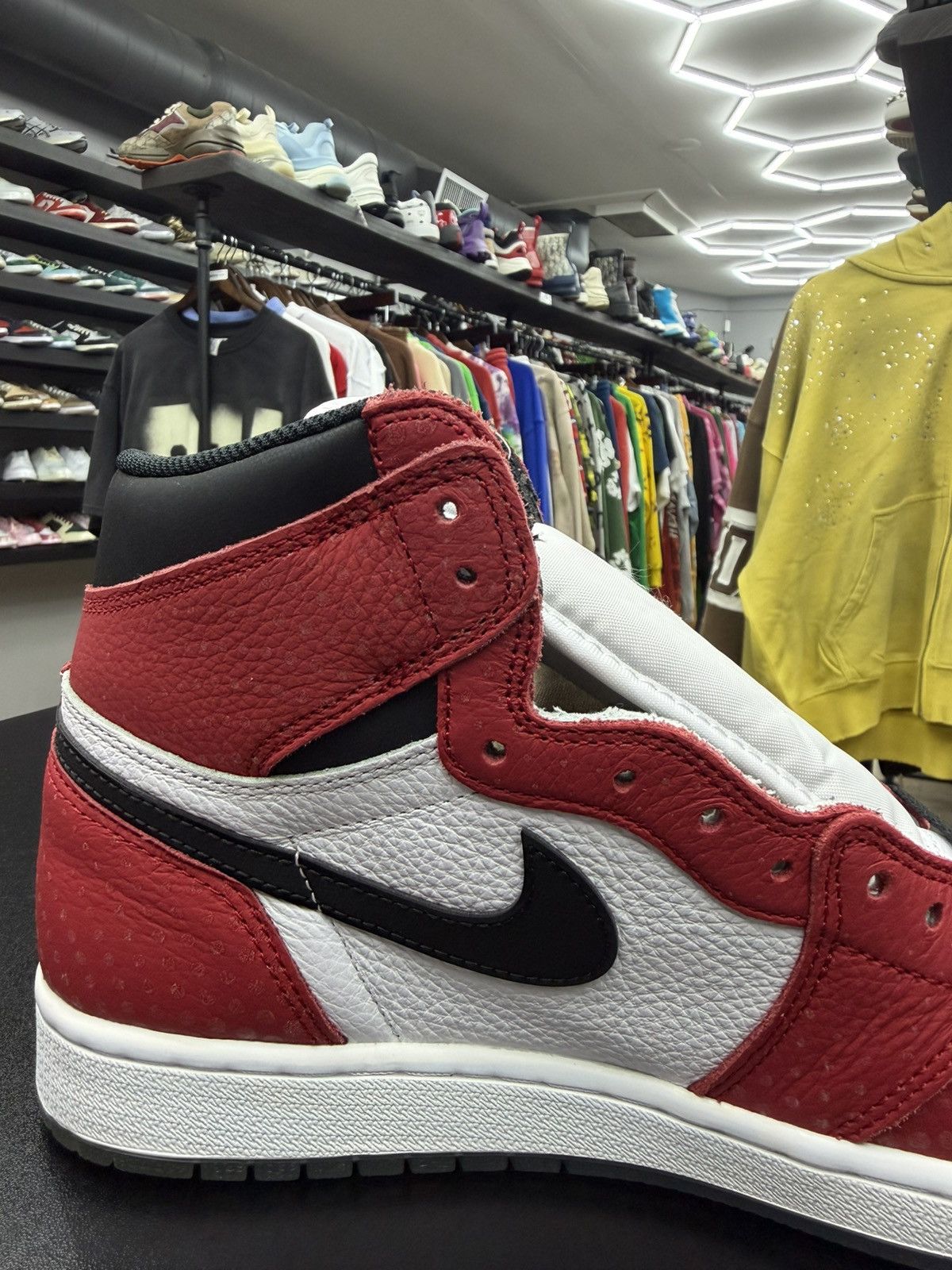 Jordan Brand Size 10.5 - Jordan 1 High Spider-Man Origin Story Size US 10.5 / EU 43-44 - 7 Thumbnail