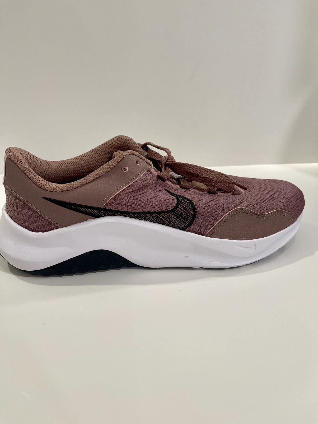 Nike Nike Legend Essential 3 Shoes - Men 10/Women 11.5 Size US 11.5 / IT 41.5 - 10 Thumbnail
