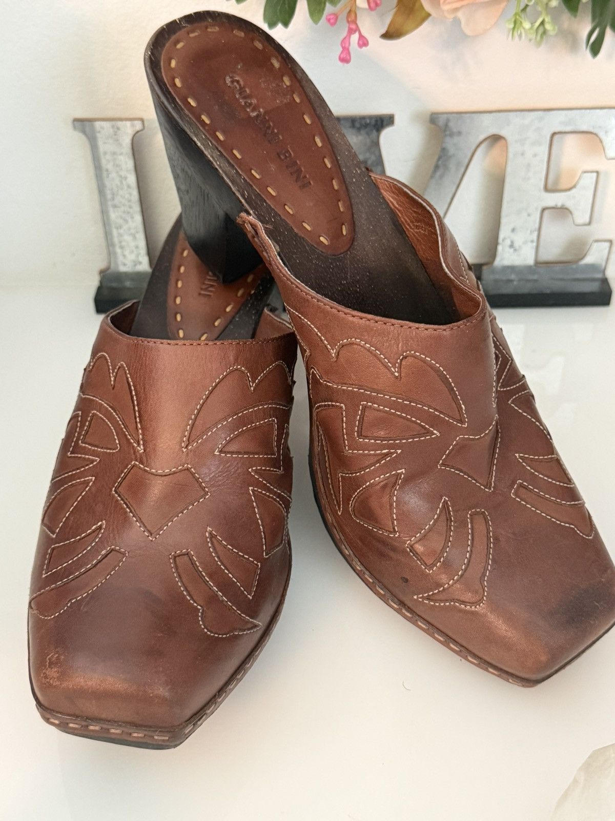 Vintage Gianni Bini Brown Tooled Leather Clogs/mules 9.5 Western Sq Shoes, Women's