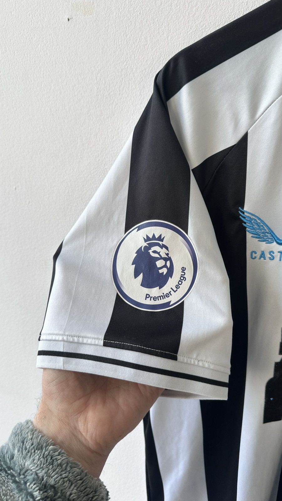 Other Newcastle United 2022-23 Home Football Shirt Castore Size XL Size US XL / EU 56 / 4 - 5 Thumbnail