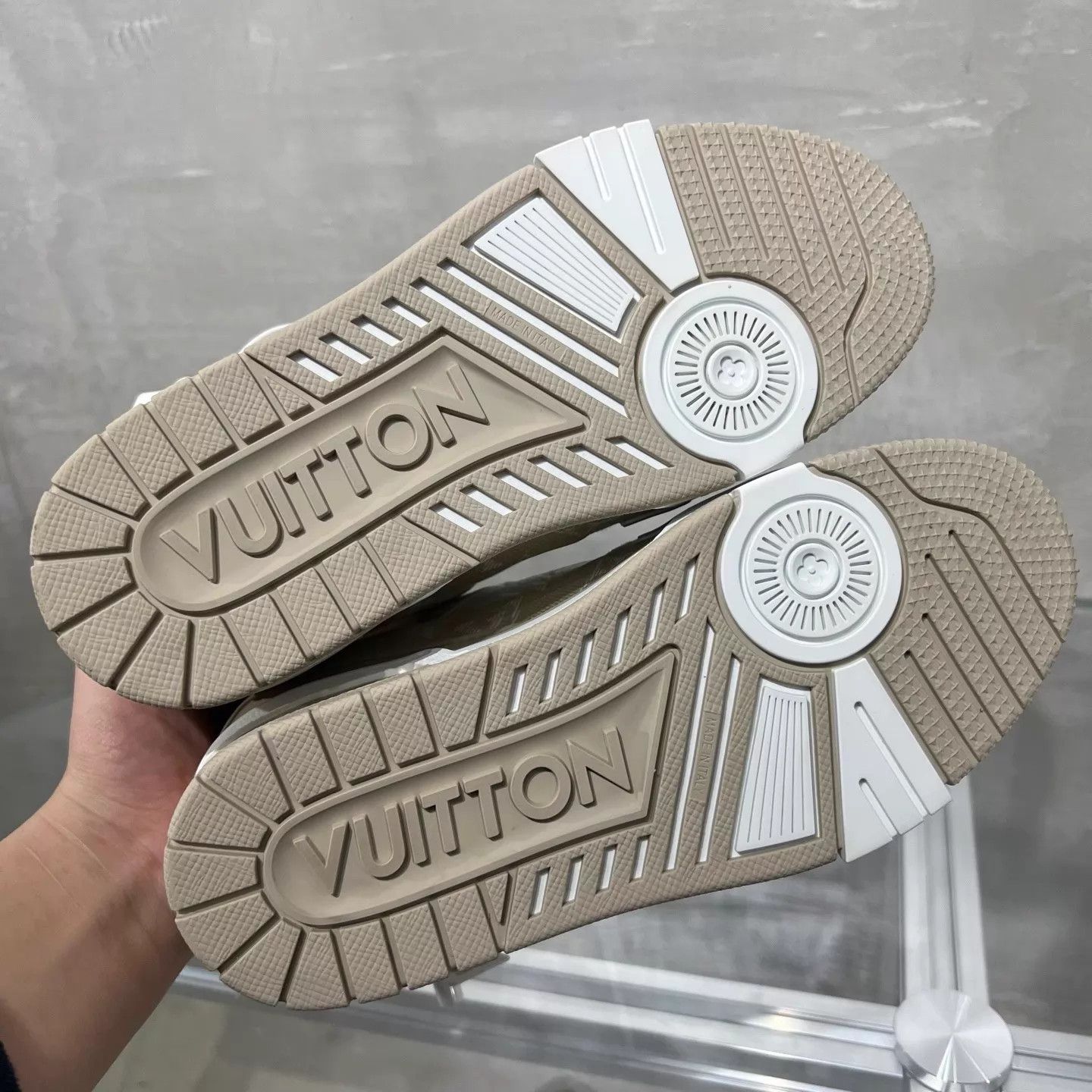 Louis Vuitton LV Trainer khaki denim new boxed tried UK2.5/36.5 Size US 6 / IT 36 - 7 Thumbnail