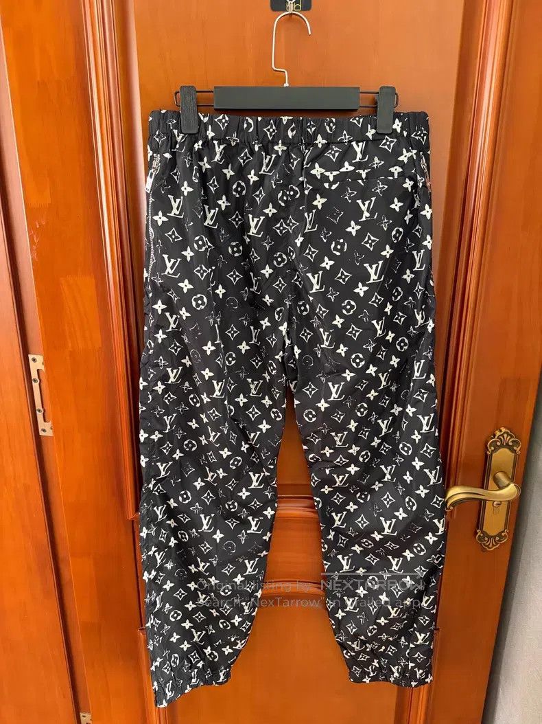 Louis Vuitton Louis Vuitton Black and white full-print presbyopic joggin Size US 40 / EU 56 - 2 Thumbnail
