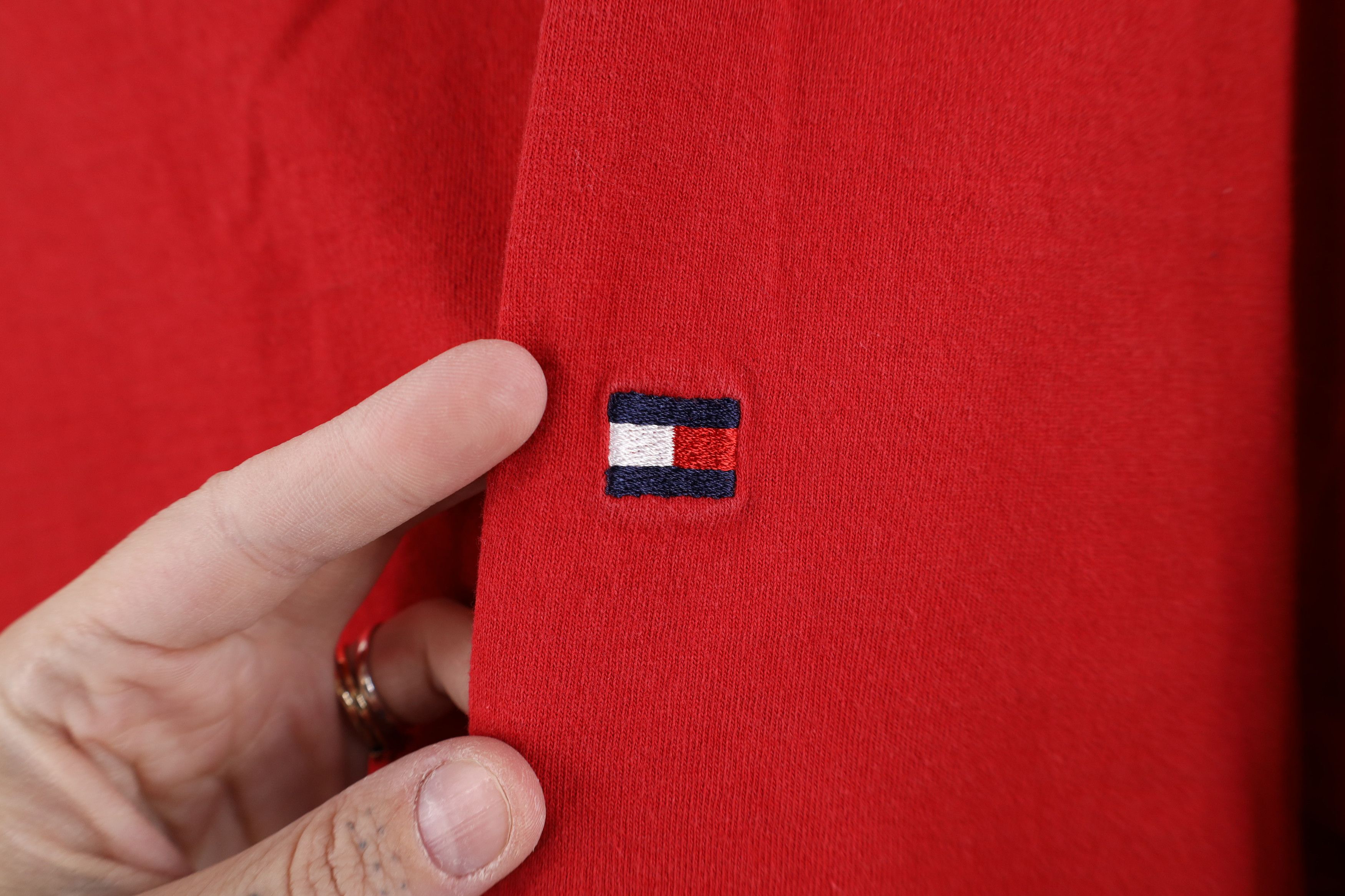Tommy Hilfiger Vintage 90s Tommy Hilfiger Heavyweight T-Shirt Red Cotton Size US L / EU 52-54 / 3 - 4 Thumbnail