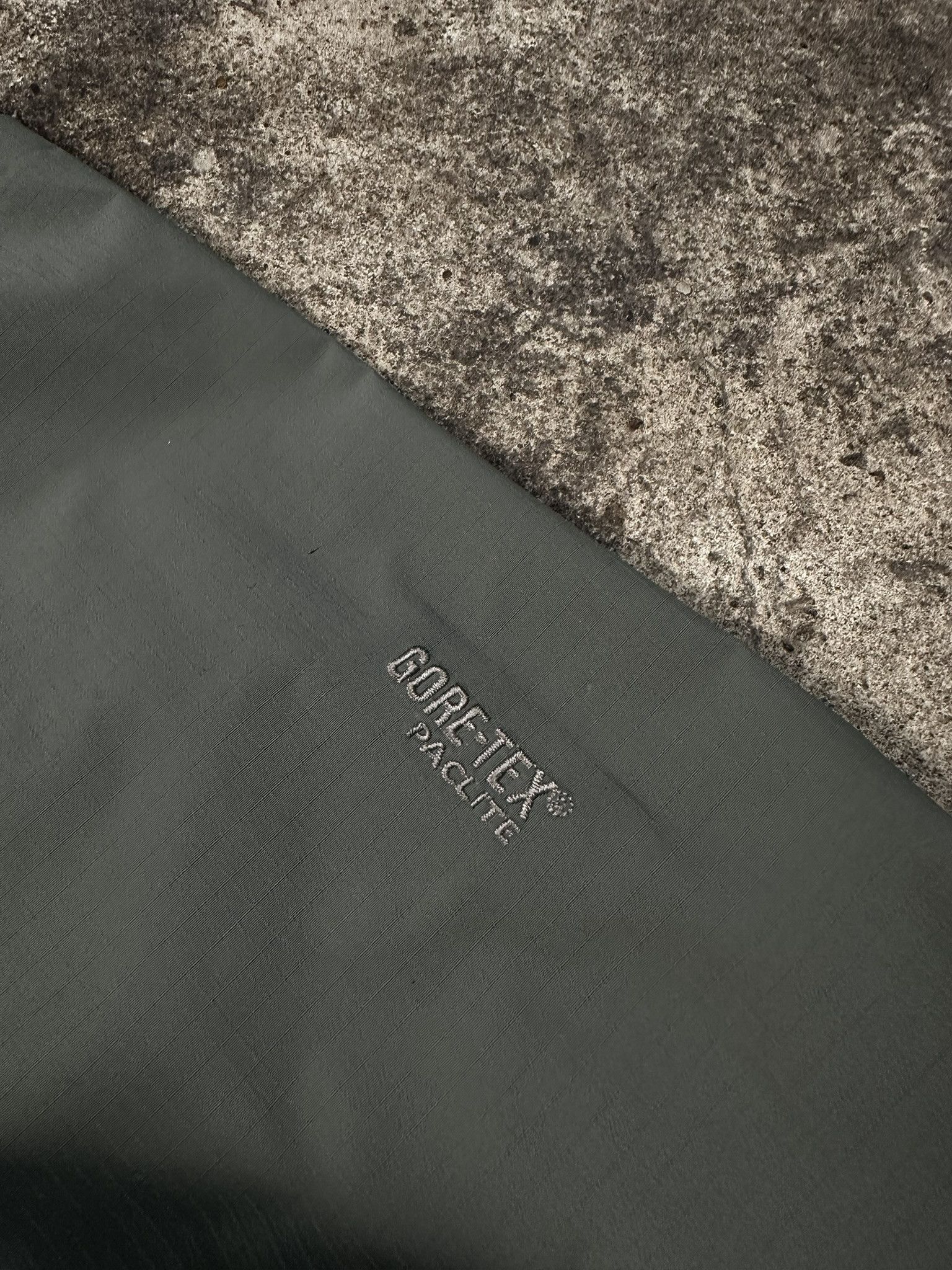Arc'teryx Rare 00s Arc'teryx Green Gore-tex Shell Jacket Vintage Size US L / EU 52-54 / 3 - 3 Thumbnail