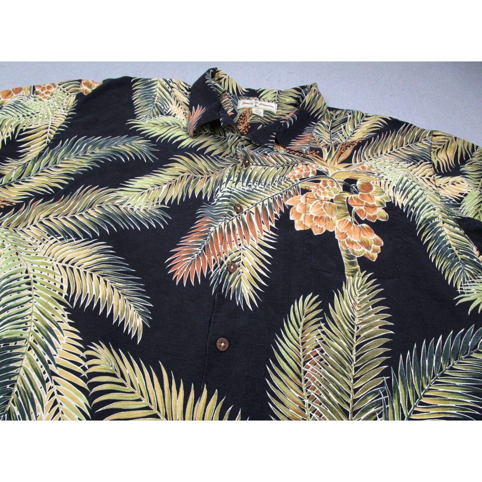 Tommy Bahama Tommy Bahama Shirt Men 2XL Black Floral Button Up Silk Camp Loop Collar Hawaiian Size US XXL / EU 58 / 5 - 2 Thumbnail
