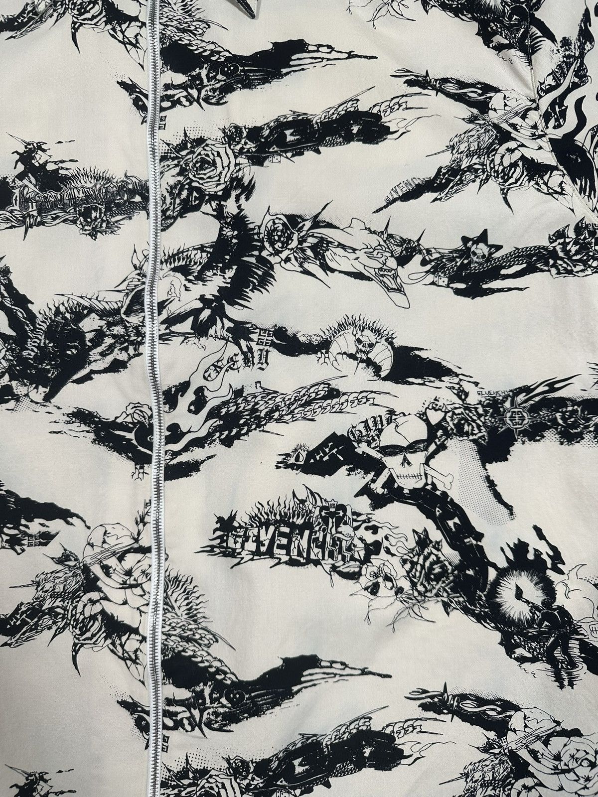 Givenchy Givenchy Tiger Camo Gothic Short Sleeve Zip Shirt Size US L / EU 52-54 / 3 - 6 Thumbnail