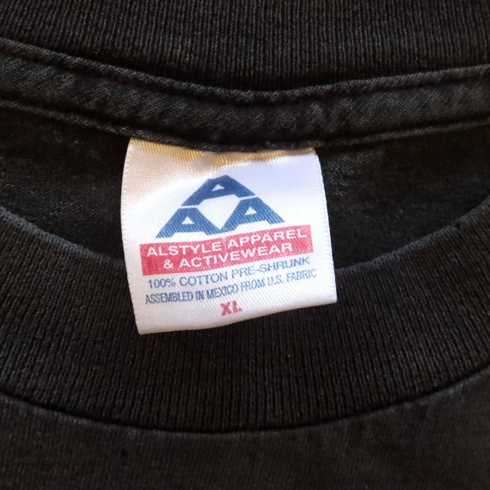 Vintage VINTAGE Marlboro Cigarettes Tee Shirt Men's XL Black White Trash Made in USA Marlboro Cigarettes Tee tshirt XL Black Massa Trash? Size US XL / EU 56 / 4 - 7 Thumbnail