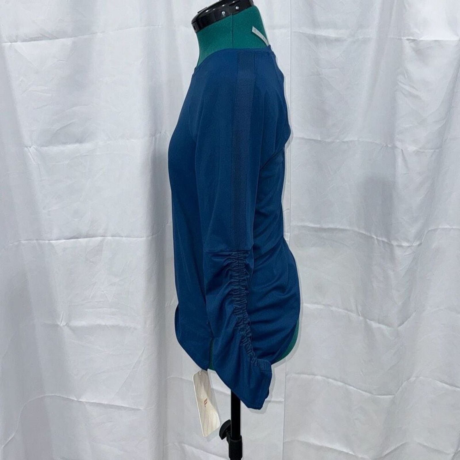 Fabletics Fabletics Blue Cashel Long Sleeve Workout Top | Sz S, NWT Size S / US 4 / IT 40 - 4 Thumbnail