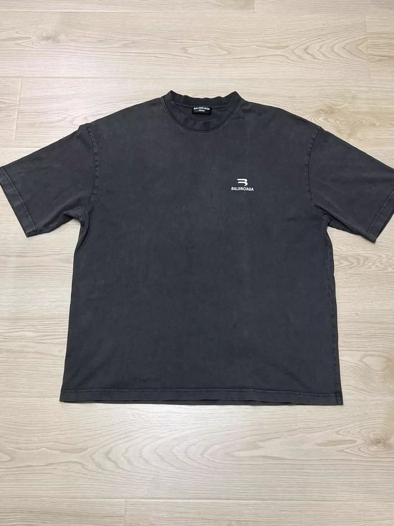 Balenciaga Balenciaga B Embroidered Short Sleeve Tee - dmc Size US L / EU 52-54 / 3 - 1 Thumbnail