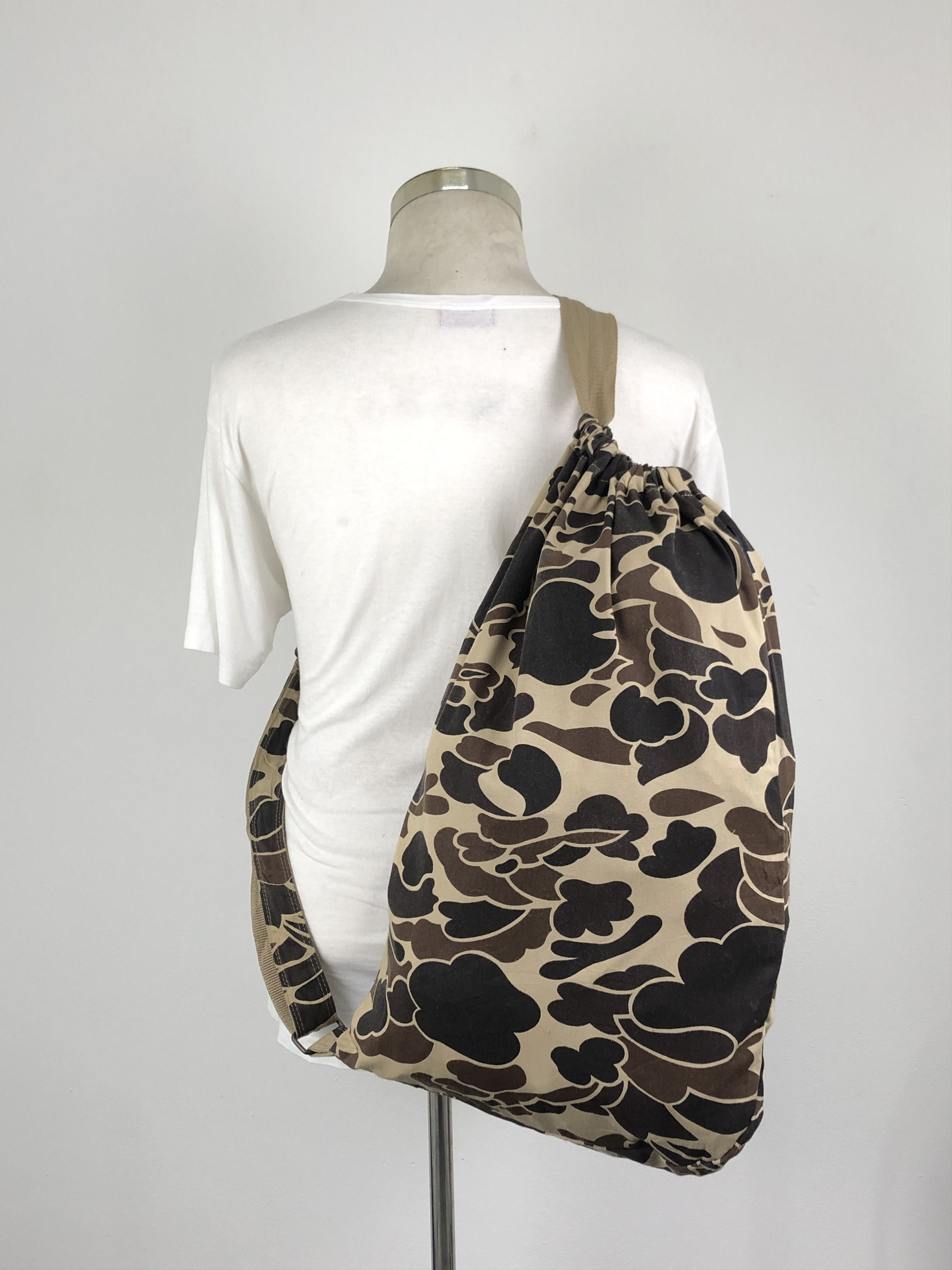 Vintage Vintage Japanese Brand Camouflage Crossbody Bag BG0177 Size ONE SIZE - 1 Thumbnail