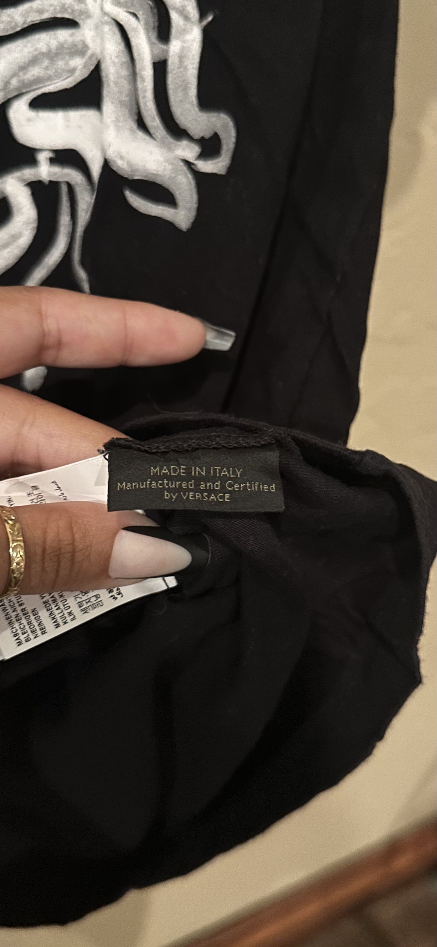 Versace Versace Black Painted Medusa T-shirt Size US XS / EU 42 / 0 - 3 Thumbnail