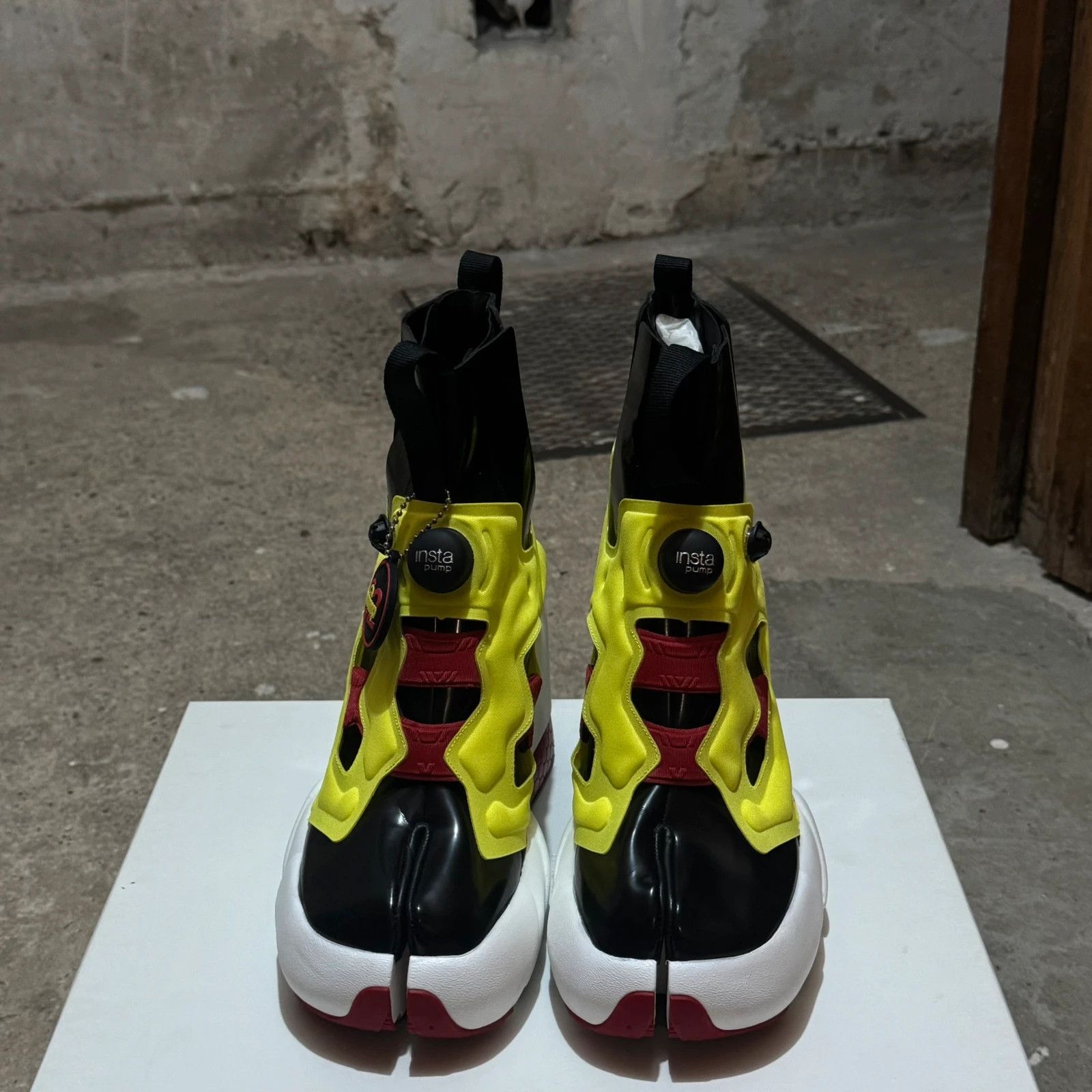 Maison Margiela × Reebok Maison Margiela x Reebok tabi high heel sneakers boots Size US 7 / IT 37 - 6 Thumbnail