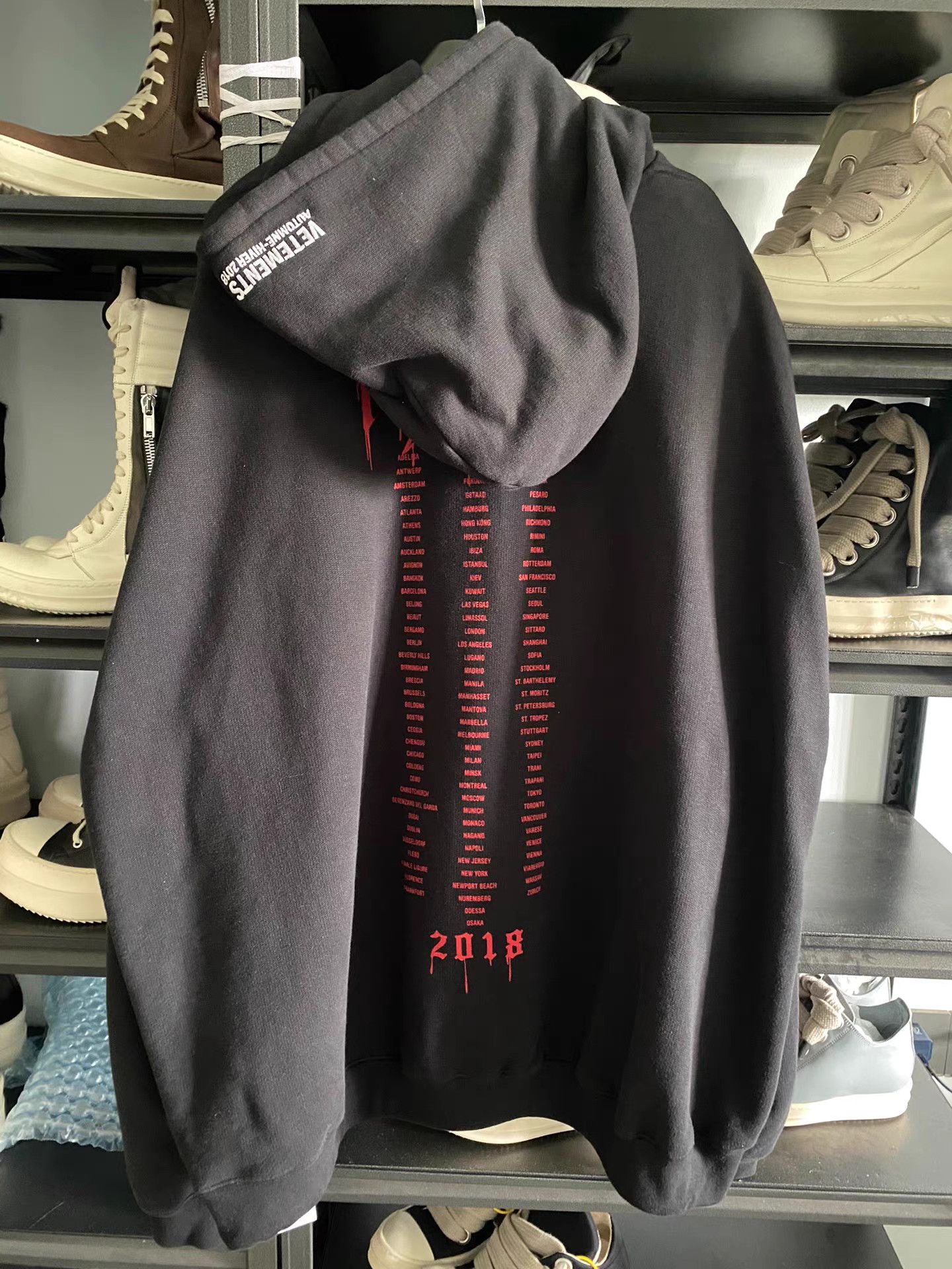Vetements Vetements 18SS Blood Drop Sanskrit heavyweight hoodie Size US M / EU 48-50 / 2 - 2 Thumbnail