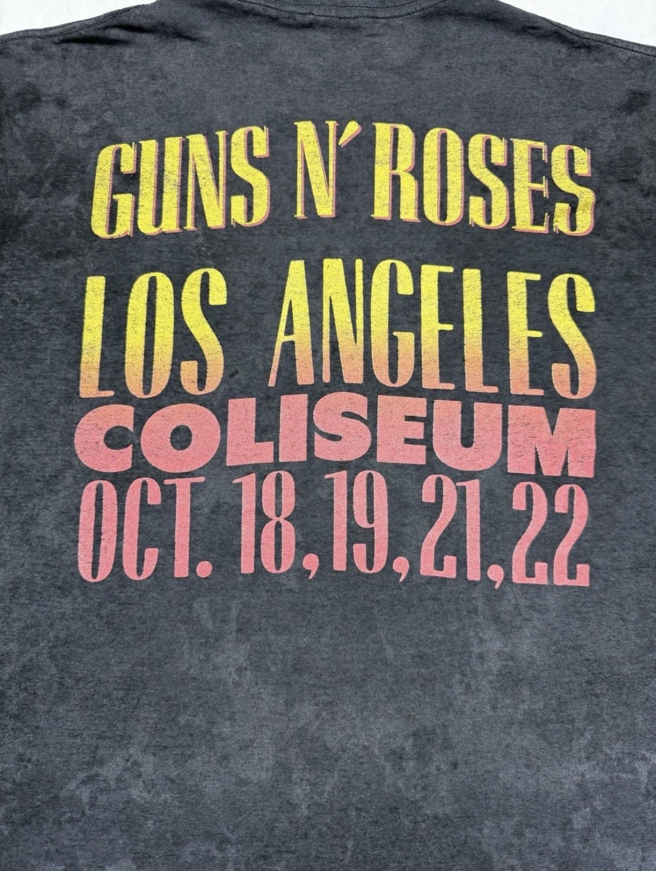 Guns N' Roses 1989 Guns N Roses Coliseum Tour Tee Single Stitch XL Hugger Size US XL / EU 56 / 4 - 4 Thumbnail