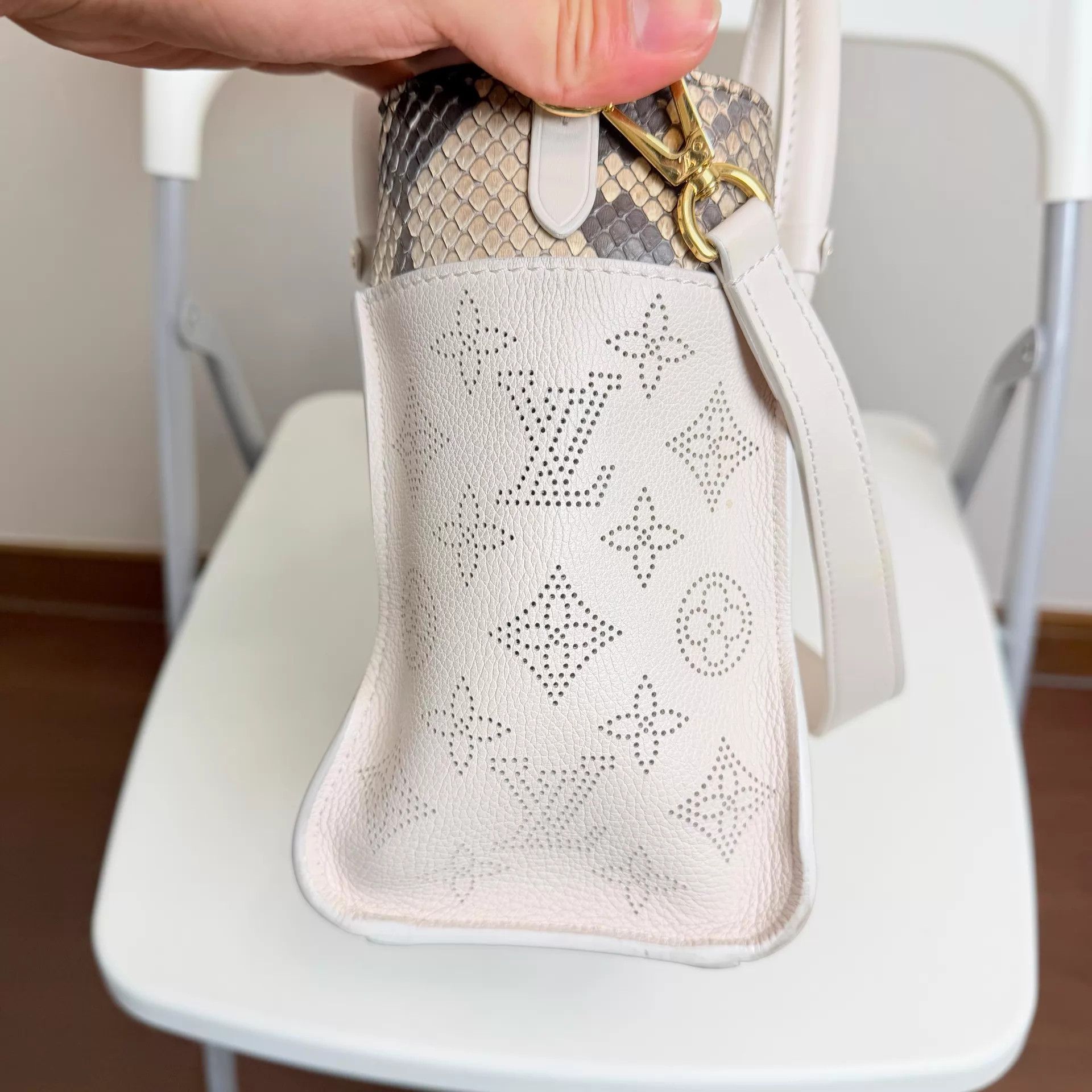 Louis Vuitton LOUIS VUITTON On My Side Women's Beige Perf Tote Small Size ONE SIZE - 4 Thumbnail