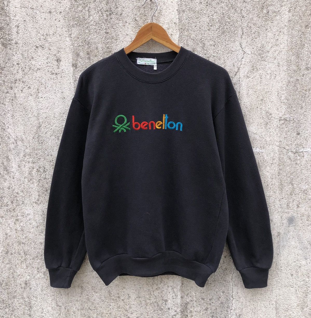 Benetton Vintage Benetton SpeellOut Embroidery Crew Neck Sweatshirt Size US L / EU 52-54 / 3 - 1 Thumbnail