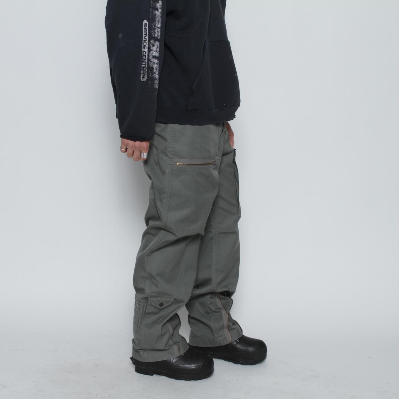 Vintage GREY TECHNICAL FLIGHT SUIT STYLE CARGO PANTS Size US 35 - 4 Thumbnail