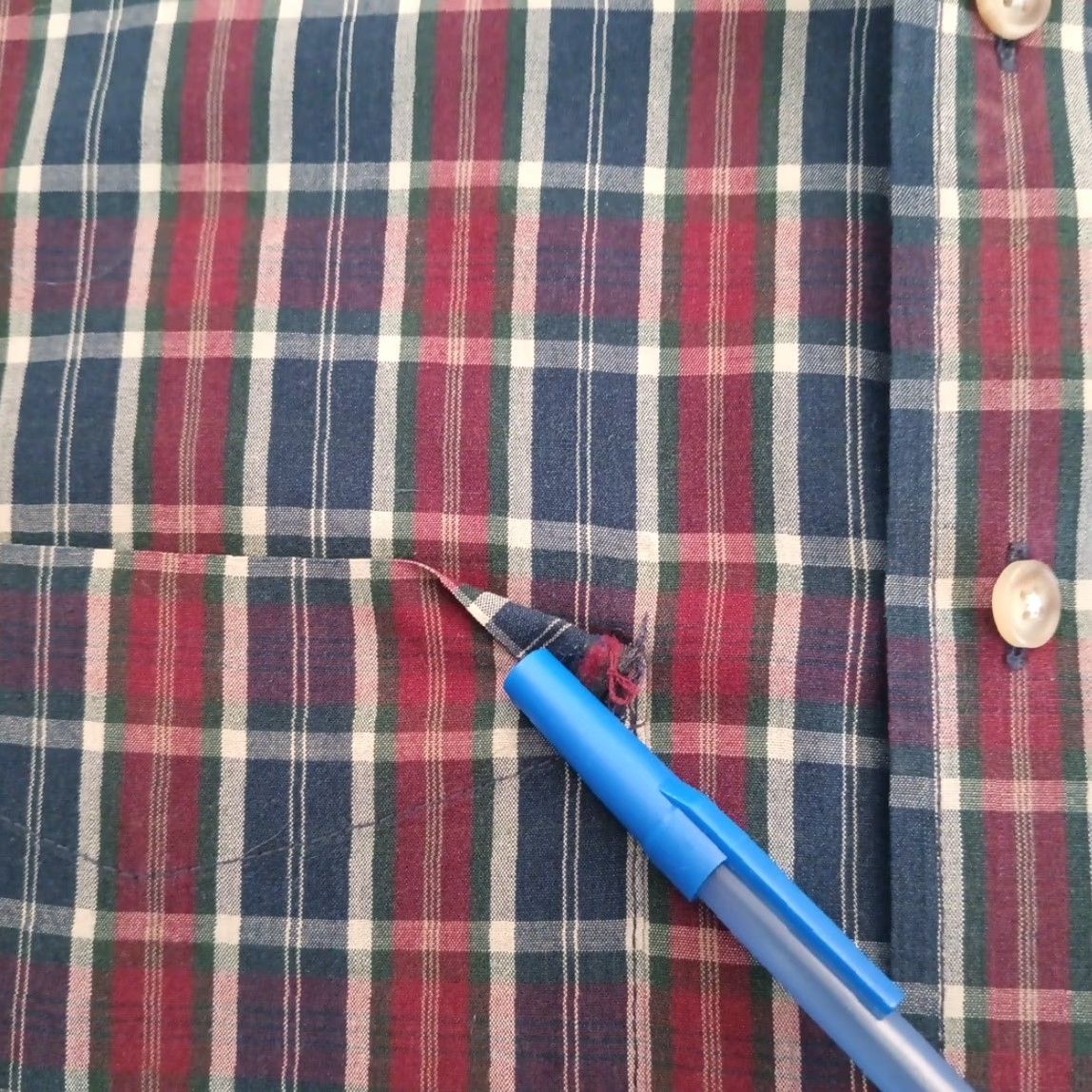 Van Heusen Van Heusen Mens XL Shirt Plaid Long Sleeve Button-Down Cotton Blend Blue Red Size US XL / EU 56 / 4 - 3 Thumbnail
