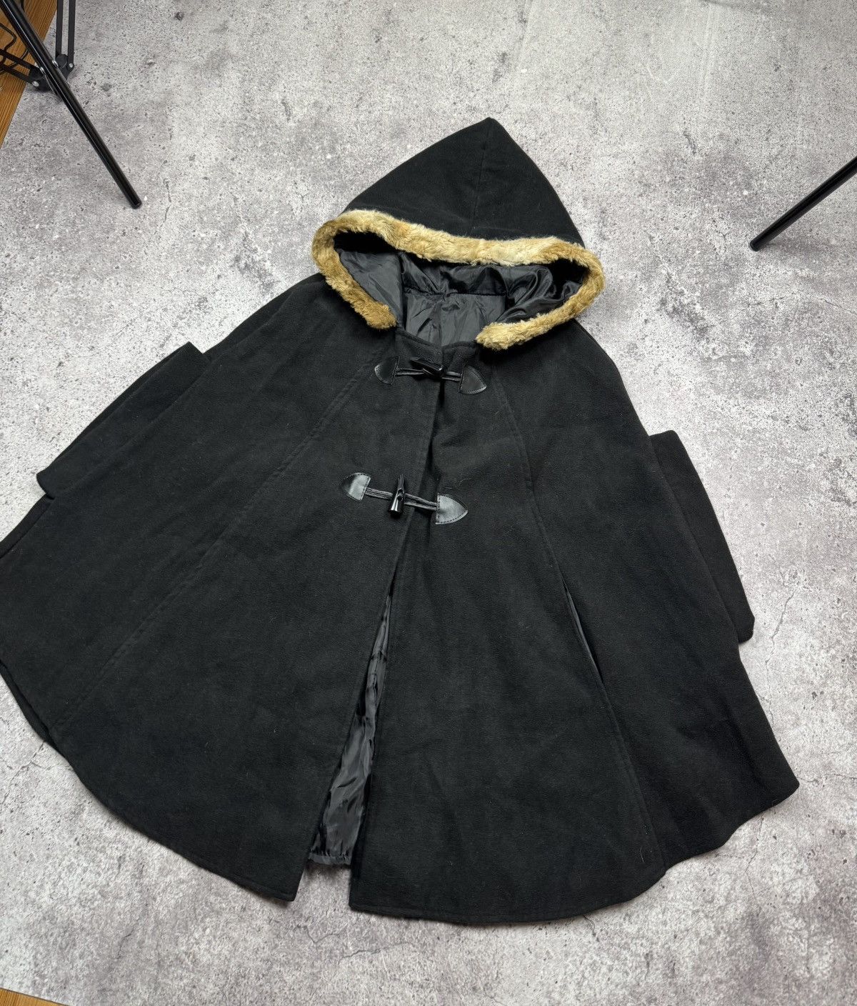 If Six Was Nine Faux Fur Wool Capes ifsixwasnine CDG LGB goa poncho vibe OS Size ONE SIZE - 2 Thumbnail