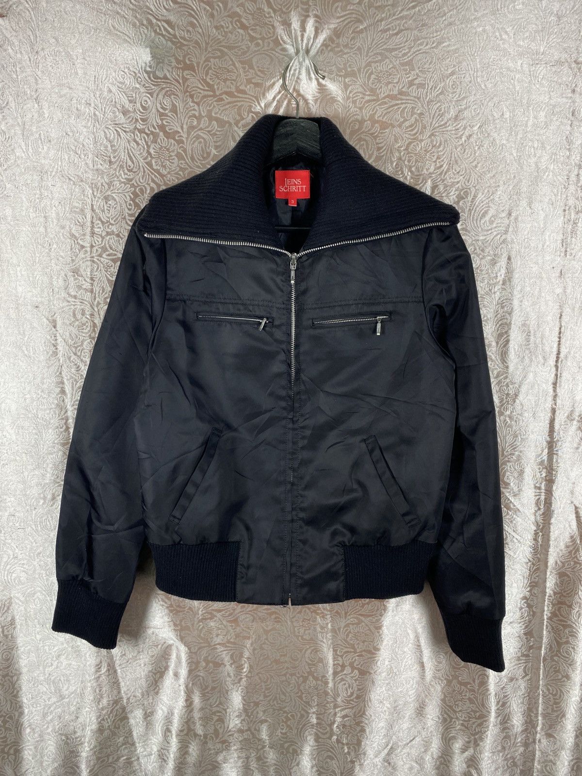 Japanese Brand Eins Schritt Black Cropped Bomber Jacket Wide Rib Collar Size US L / EU 52-54 / 3 - 3 Thumbnail