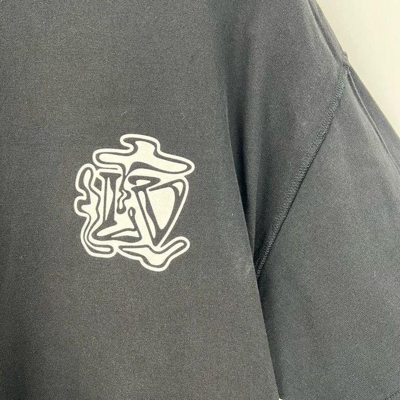 Louis Vuitton Louis Vuitton Black and white front and back logo short sle Size US M / EU 48-50 / 2 - 6 Thumbnail