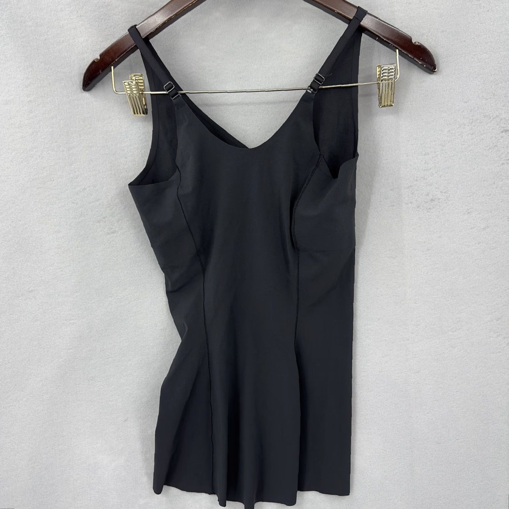 Vintage Yummie Shapewear Tank Womens Small Black Mild Compression Seamless Underwire Wireless Size ONE SIZE - 5 Thumbnail