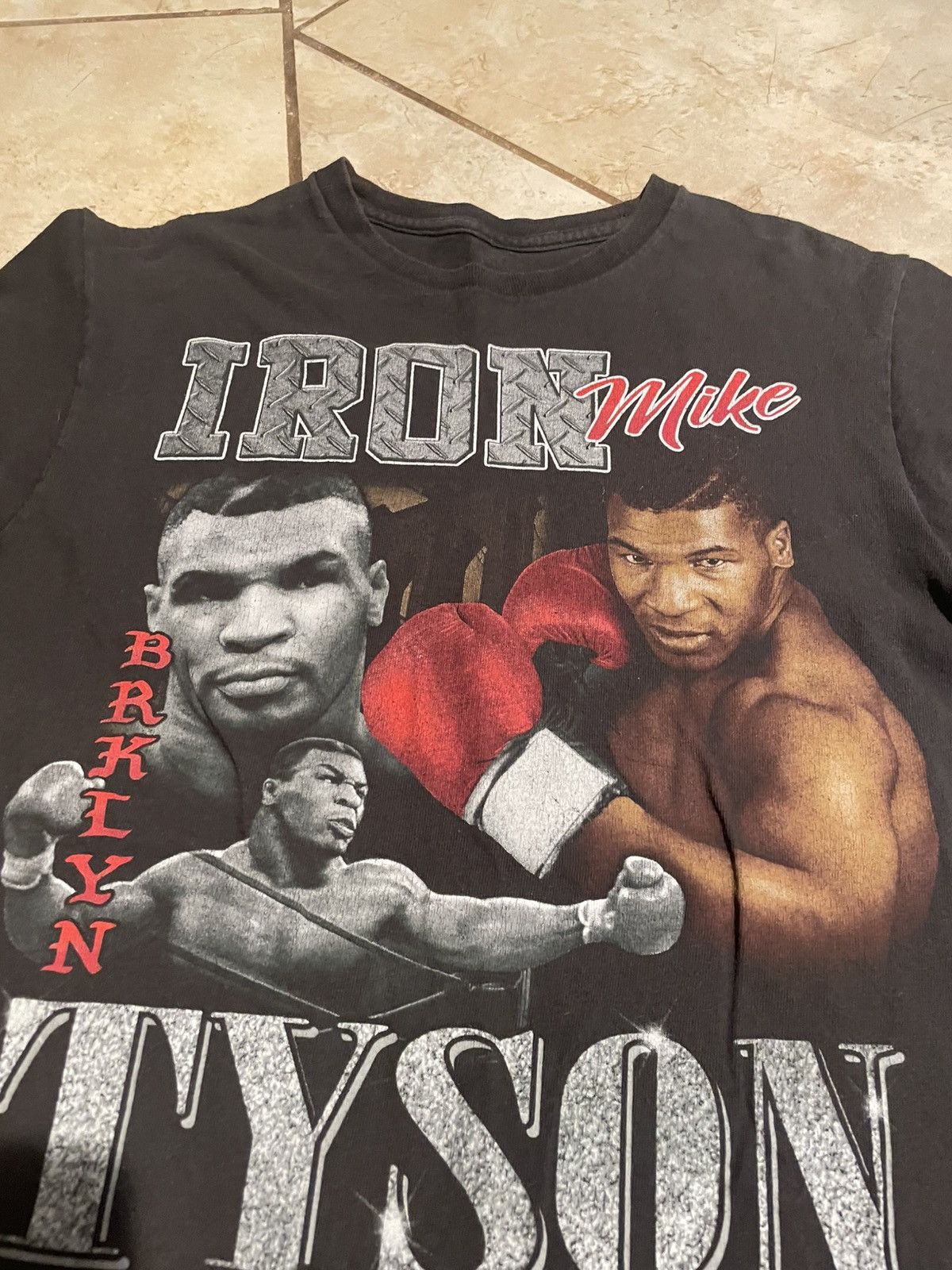 Vintage Iron Mike Tyson Graphic Size US S / EU 44-46 / 1 - 2 Thumbnail