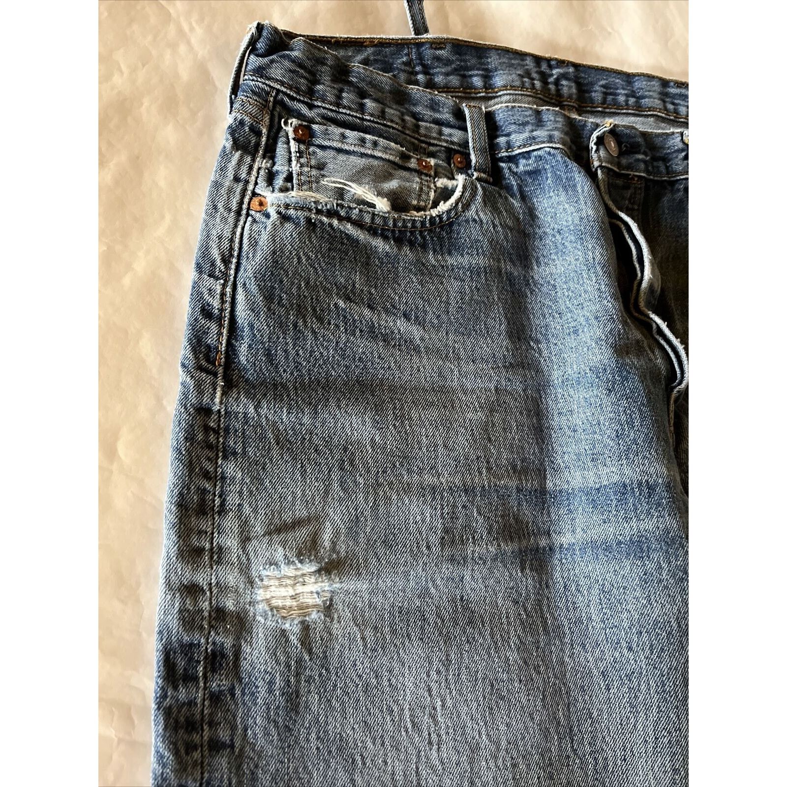 Levi's Levis 501 Jeans 38x30 Blue Denim Button Med Wash Distressed Size US 38 / EU 54 - 9 Thumbnail