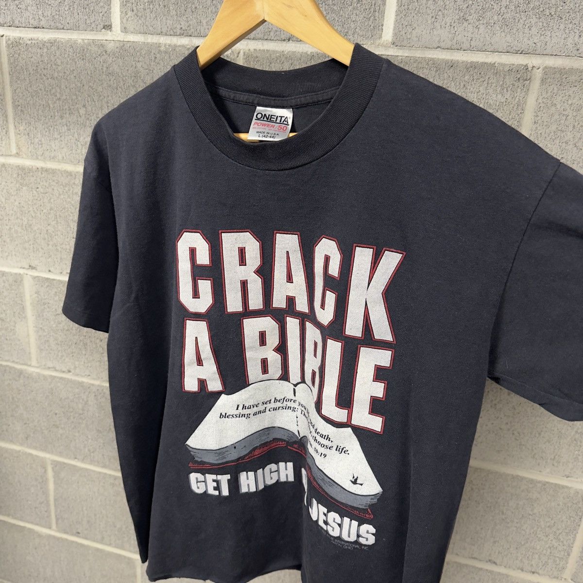 Vintage 90s Faded Crack A Bible Get High On Jesus Shirt ERD Grunge Size US L / EU 52-54 / 3 - 4 Thumbnail