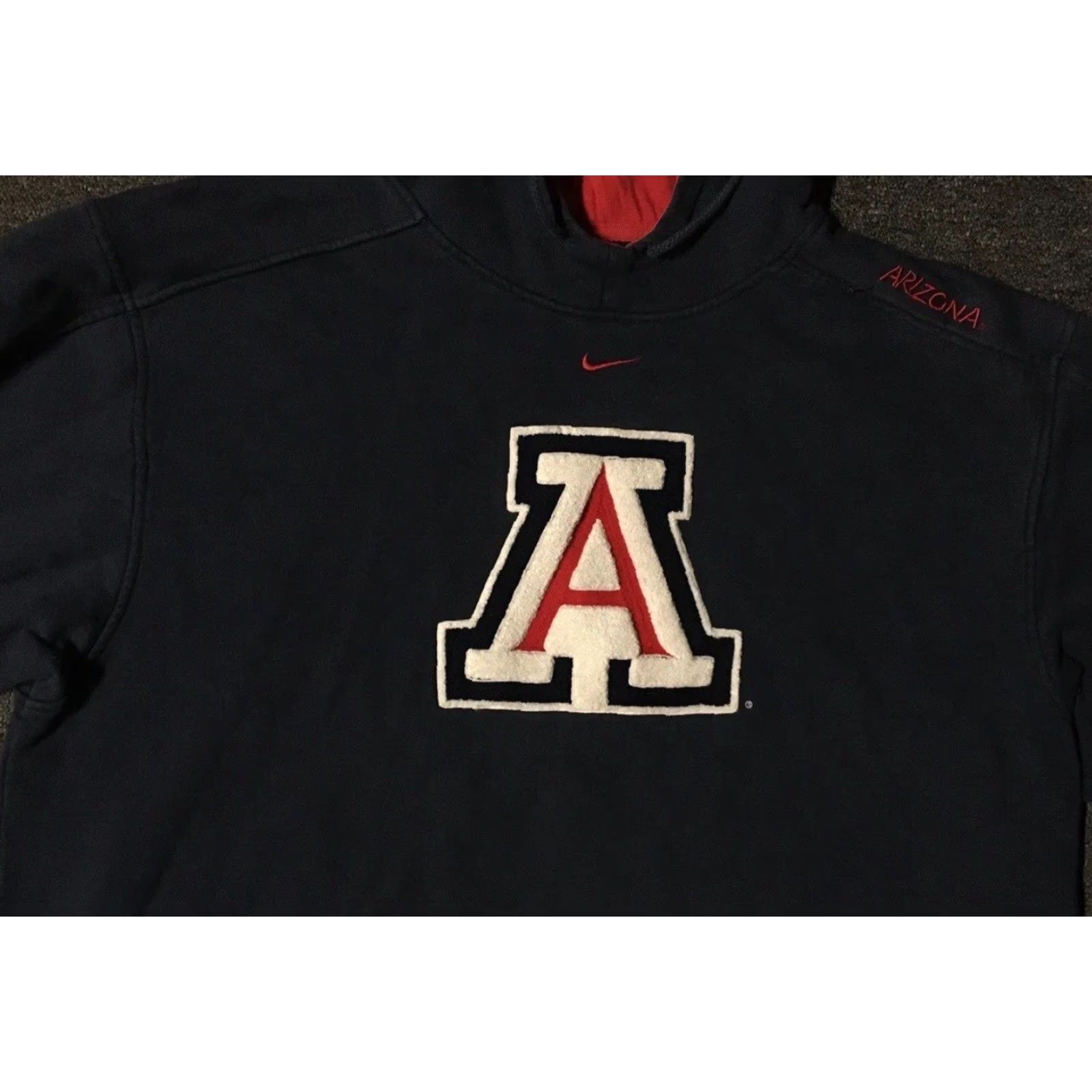 Travis Scott VINTAGE Nike University Of Arizona Faded Center Swoosh Hoodie 2XL Navy Blue Sweatshirt Pullover Men XXL 90s Grunge College Logo Size US XXL / EU 58 / 5 - 6 Thumbnail