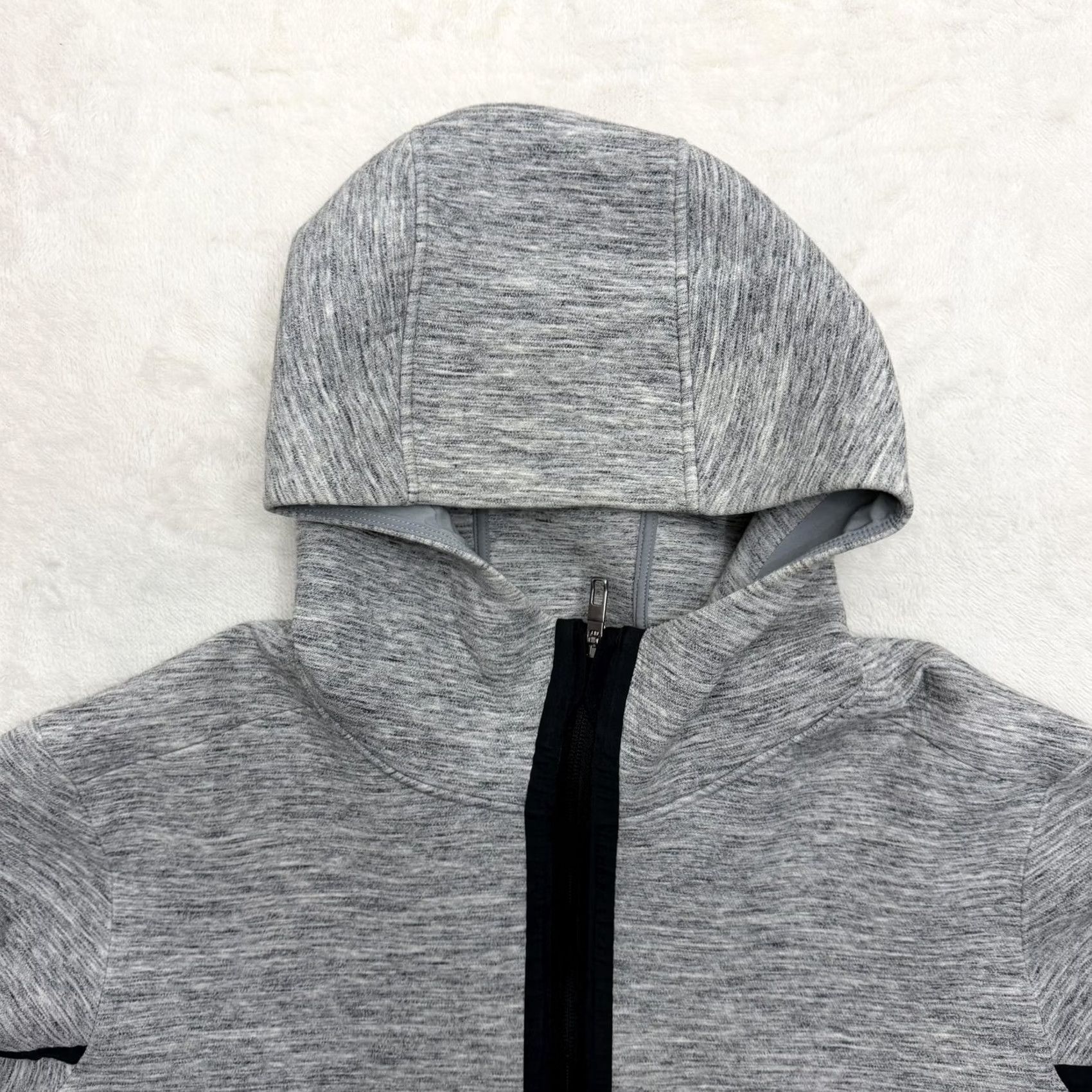 Lululemon Lululemon Jacket Hoodie Tech Mens XL Gray Full Zip Up Athleisure Performance Hoodie Black? Size US L / EU 52-54 / 3 - 2 Thumbnail