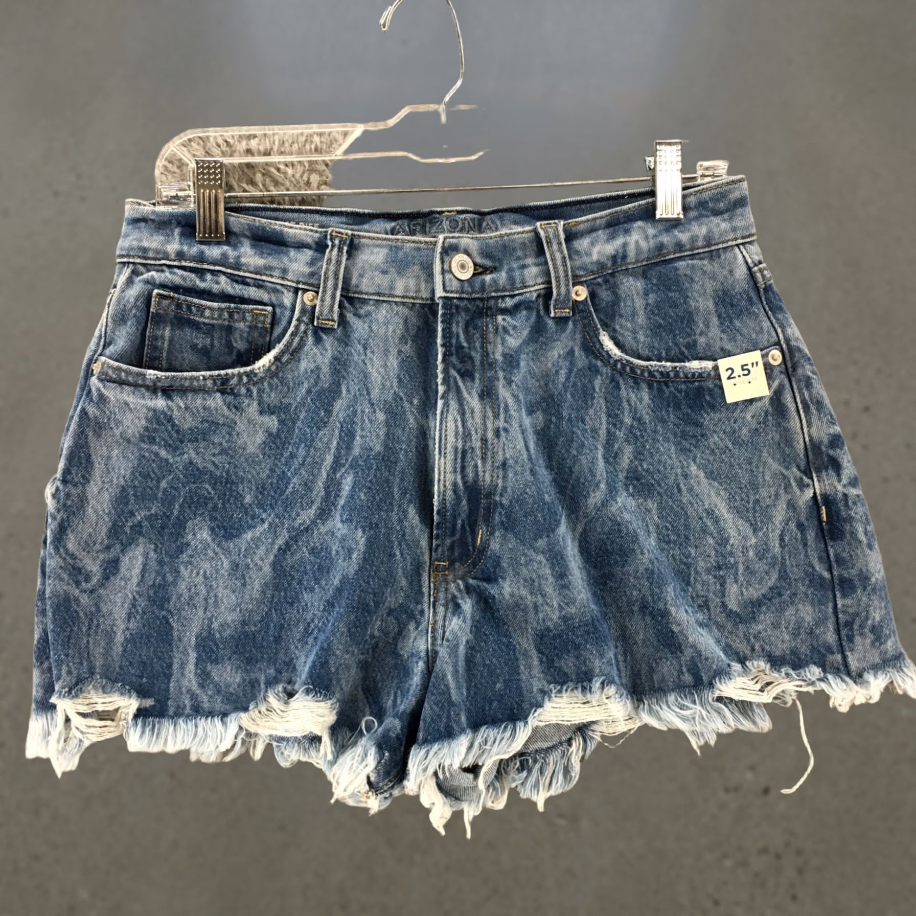 Vintage Arizona Jean Co. High Rise Vintage Cut-Off Shorts Womens 11 Blue Acid Wash Denim Size 32" / US 10 / IT 46 - 1 Thumbnail