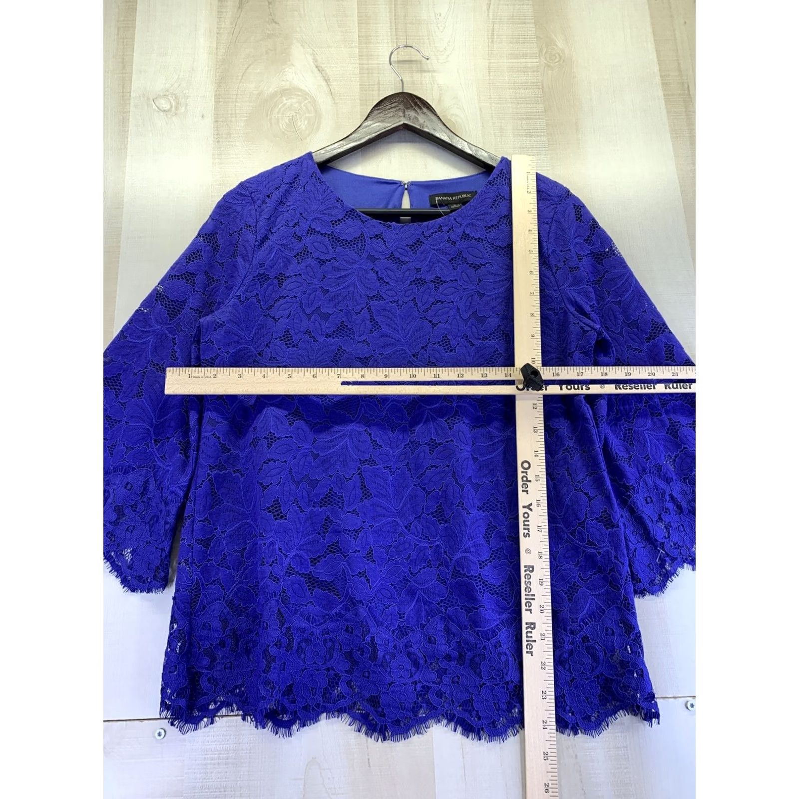 Banana Republic Banana Republic Blouse Top Womens Size S-6597 Blue Lace 3/4 Bell Sleeve Size S / US 4 / IT 40 - 4 Thumbnail