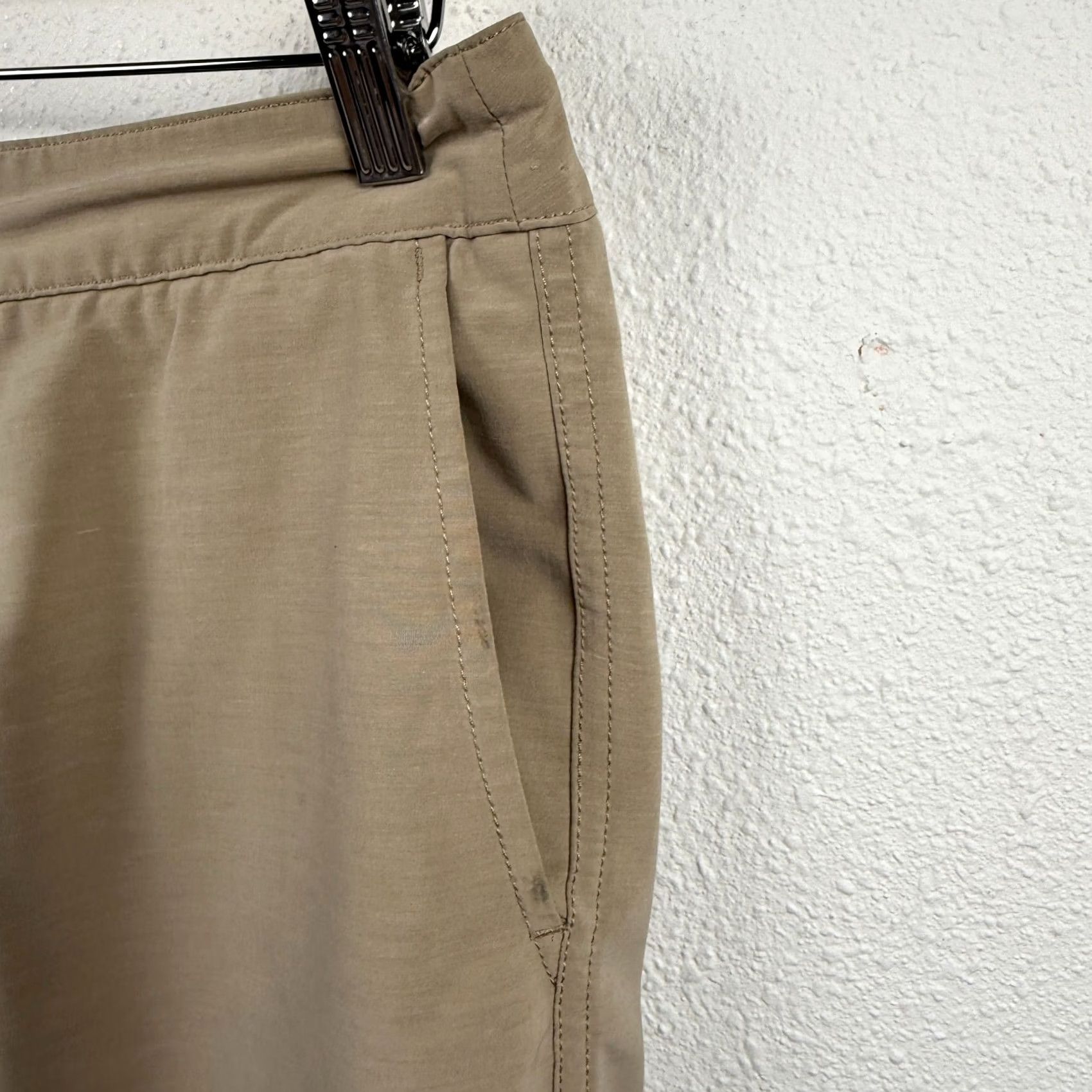 Faherty Faherty Shorts Mens 32 Performance Hybrid Swim Trunks Trunks Drawstring Pockets Beige 9" Inseam Classic Beach Summer Mens Size US 32 / EU 48 - 3 Thumbnail